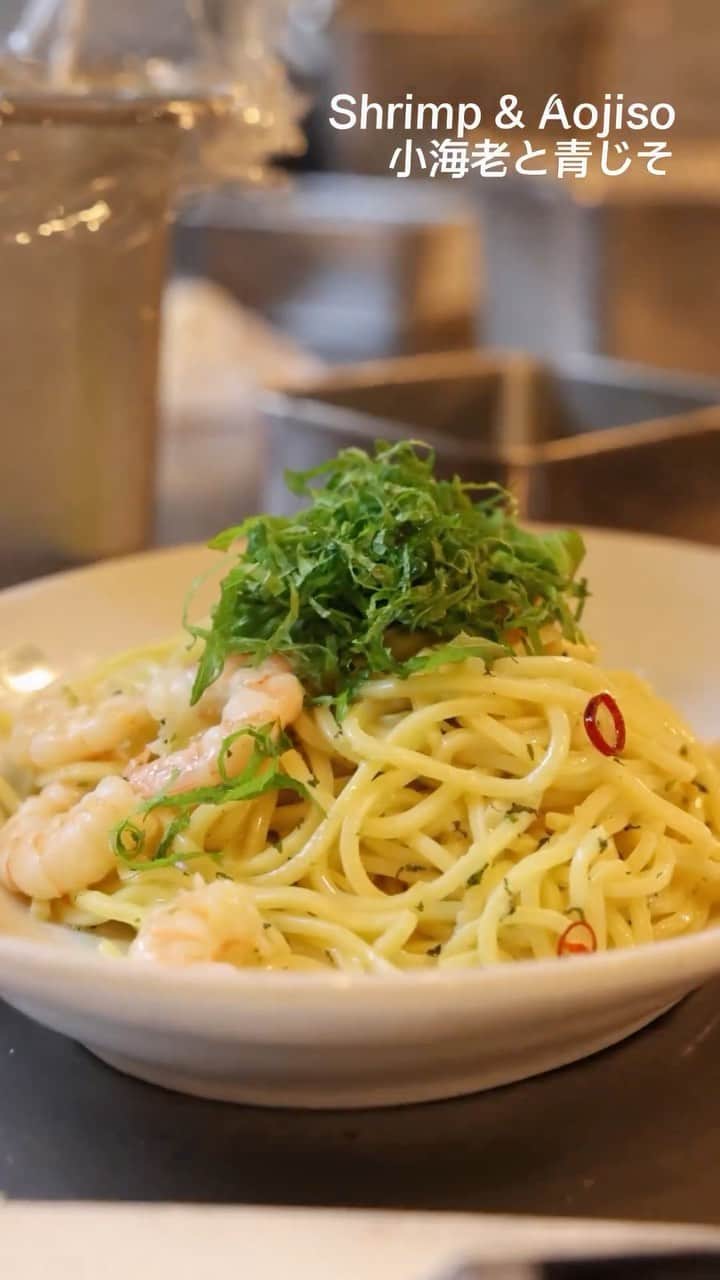 カフェ ラ・ボエムのインスタグラム：「🍝 パスタ好きの皆さんへ！⁠ 当店自慢の子海老と青じそのパスタは必食です。⁠ Our Shrimp & Aojiro pasta is a must-try, and we can't wait to introduce you to other delicious options. 🍤😋⁠」