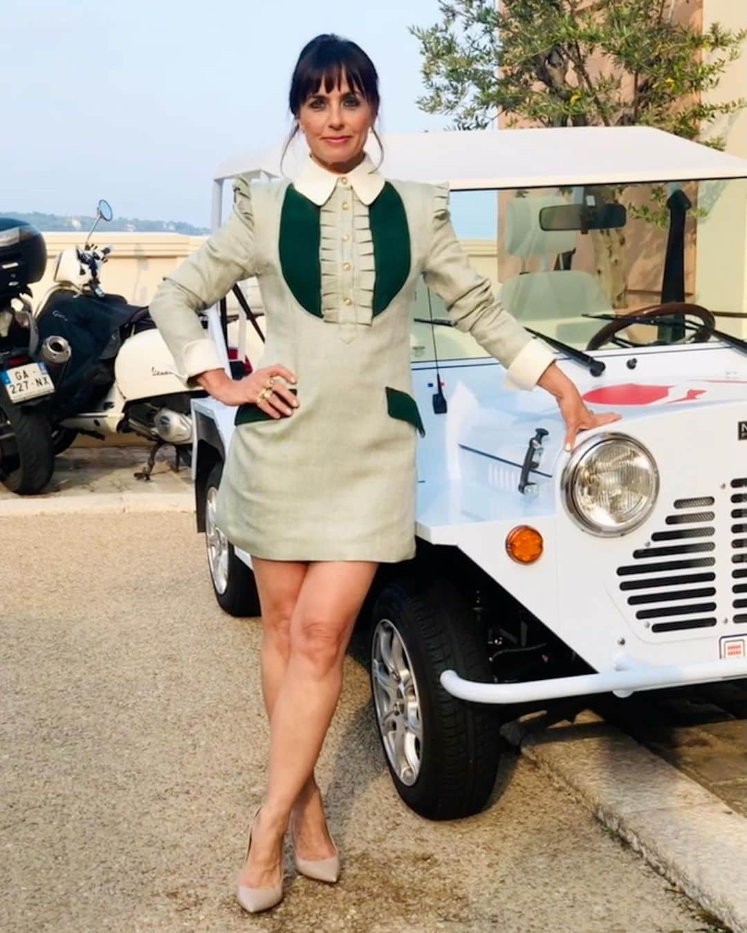 コンスタンス・ジマーさんのインスタグラム写真 - (コンスタンス・ジマーInstagram)「Night 3! It stays light until 10pm!! Obsessed with this dress and these little cars they drove us around in! We ate, we drank, we danced until my feet were numb! Thank you @festivaltvmonte_carlo! (Of course the best pics are from @russlamoureux) #shelteronprime」6月20日 14時48分 - constancezimmer