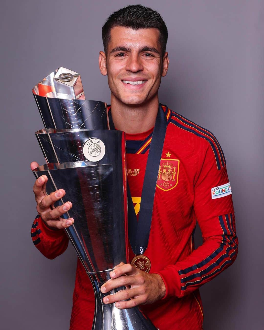アルバロ・モラタのインスタグラム：「Viva España 🇪🇸❤️」