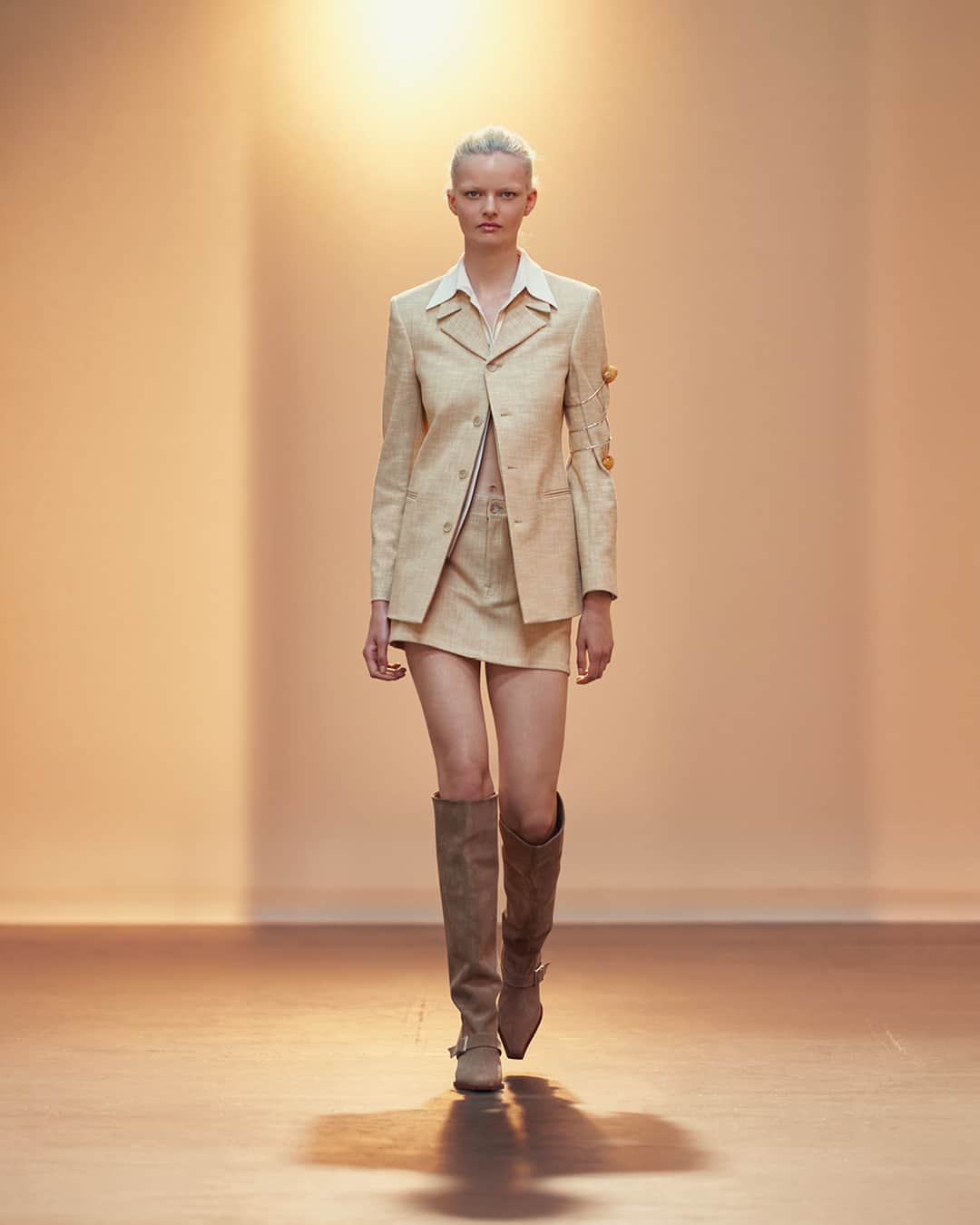フィリッパコーのインスタグラム：「Presenting the Filippa K Spring/Summer 2024 collection inspired by soft Scandinavian summer light.  The collection comes as Filippa K marks its 30th anniversary; it's inspired by the house’s rich archive, celebrating its roots and the work of founder Filippa Knutsson, while also underlining its evolution at the hand of Creative Director Liisa Kessler.  Photographed by @timothyschaumburg Styled by @ondineazoulay Make-up by @_georginagraham_ Hair by @ramoneyluv Set design by @florinemilie Models: @bo.exters, @daimyvanbetuw_, @chunjincj, @malloryveith, Tim Prause,  @bilelbenahmed #FilippaK #FilippaKSS24」
