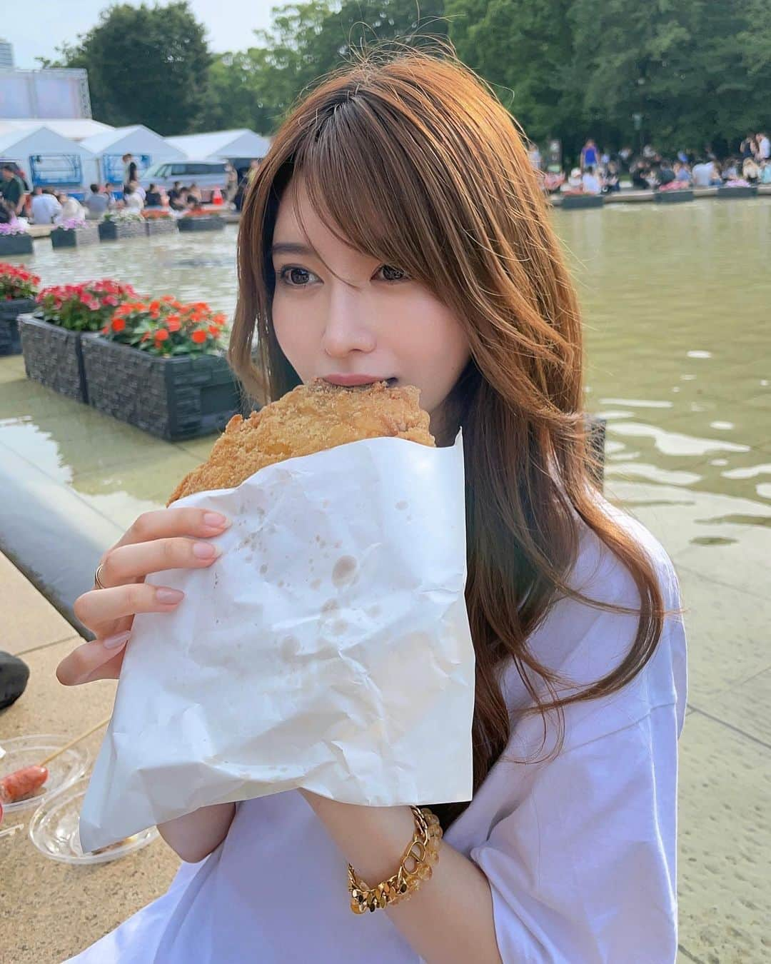 相沢みなみのインスタグラム：「📍Ueno Park⛲️ Taiwan Festival🇹🇼 I ate a lot of Taiwan local food✨But I feeled strange eating in Japan😂 It was great and #葱抓餅 was the best for this day😋& now I miss Taiwan more🇹🇼💕 . 上野公園で開催してた台湾フェスに行って来たよ✨台湾料理好きだからいっぱい食べれて嬉しかった😋けど場所が日本なの違和感しかなかったw 左から #焼小籠包 、#魯肉飯  #葱抓餅 、#大鶏排 、#香腸 だよ🧡 また台湾行きたいなー🇹🇼 . #上野公園 #台湾フェス  #uenopark #taiwanfood  . #相沢みなみ  #minamiaizawa」