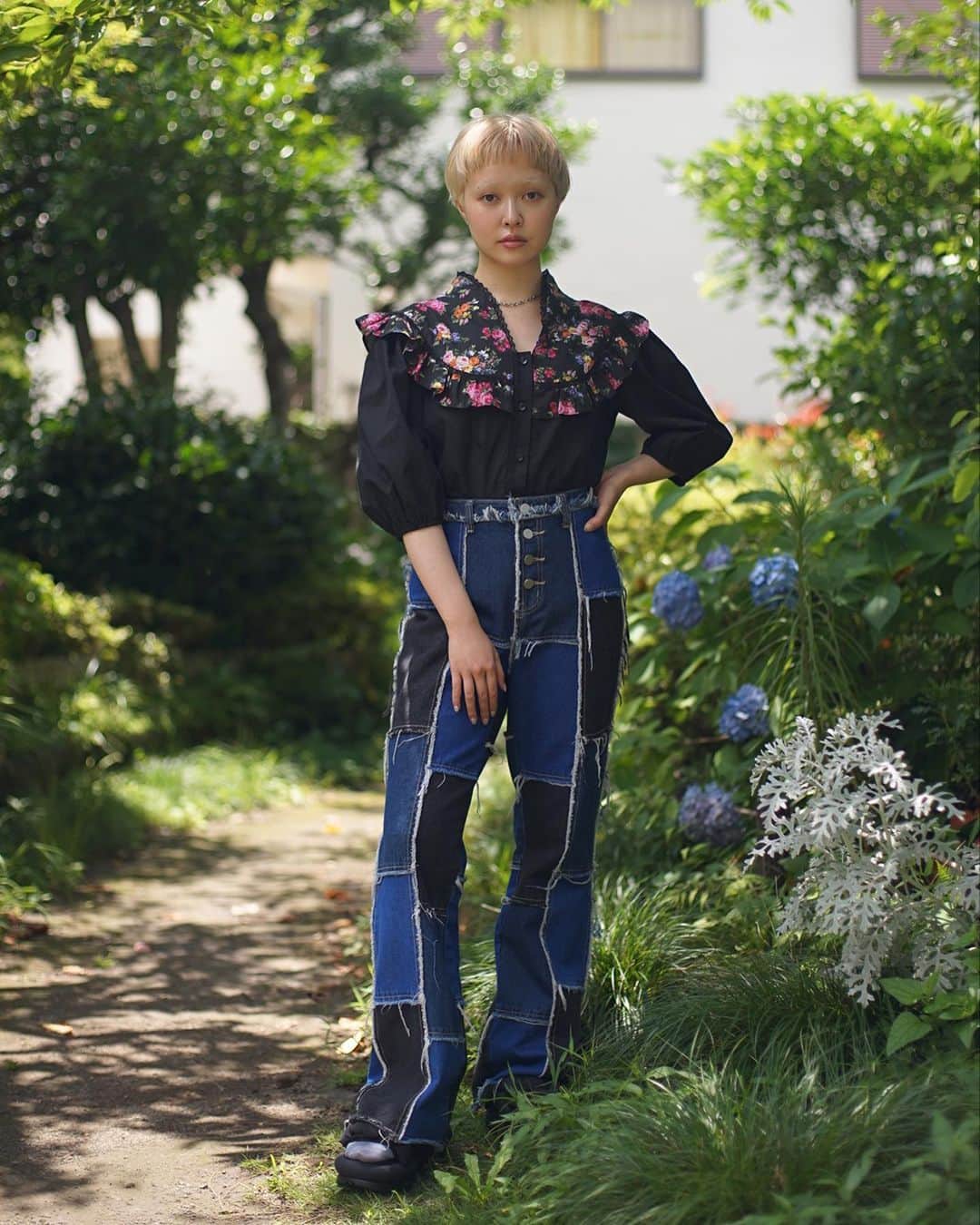PUNK CAKEのインスタグラム：「🌼 NEW ARRIVAL 🌼 ☑︎ Flower frill black blouse ☑︎ Patchwork denim pants  Now on sale ➡︎ ONLINE STORE   PUNK CAKE POP-UP  6/25(mon)-7/2(sun) 13:00-20:00   model / @momooka_koyoi」