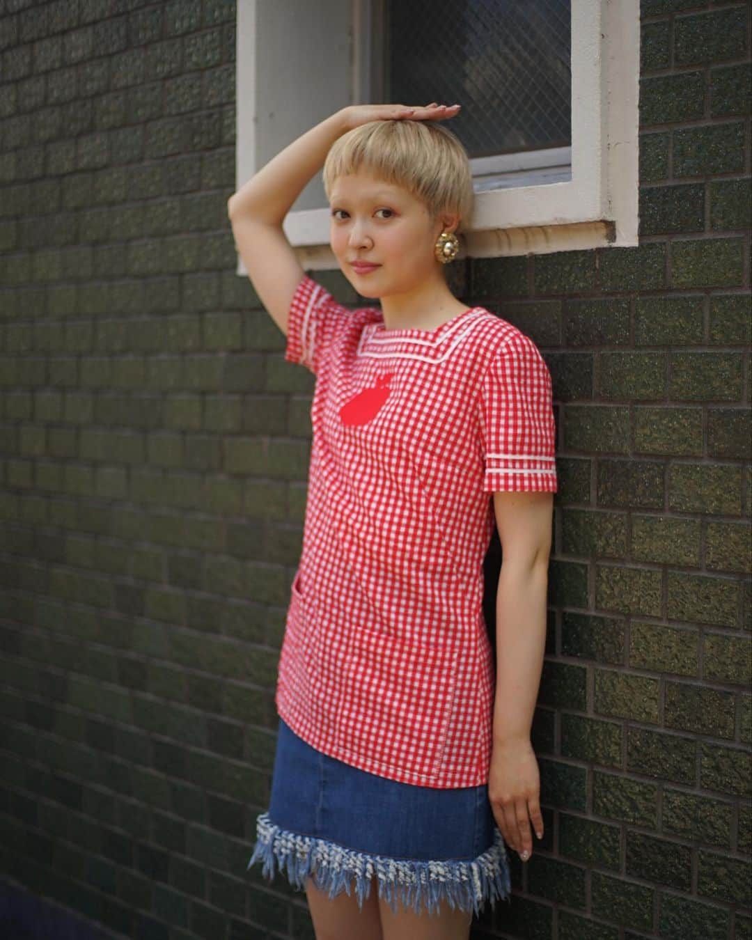 PUNK CAKEのインスタグラム：「🍎 NEW ARRIVAL 🍎 ☑︎ Gingham check apple retro top ☑︎ Tight denim fringe mini skirt   Now on sale ➡︎ ONLINE STORE   PUNK CAKE POP-UP  6/25(mon)-7/2(sun) 13:00-20:00   model / @momooka_koyoi」