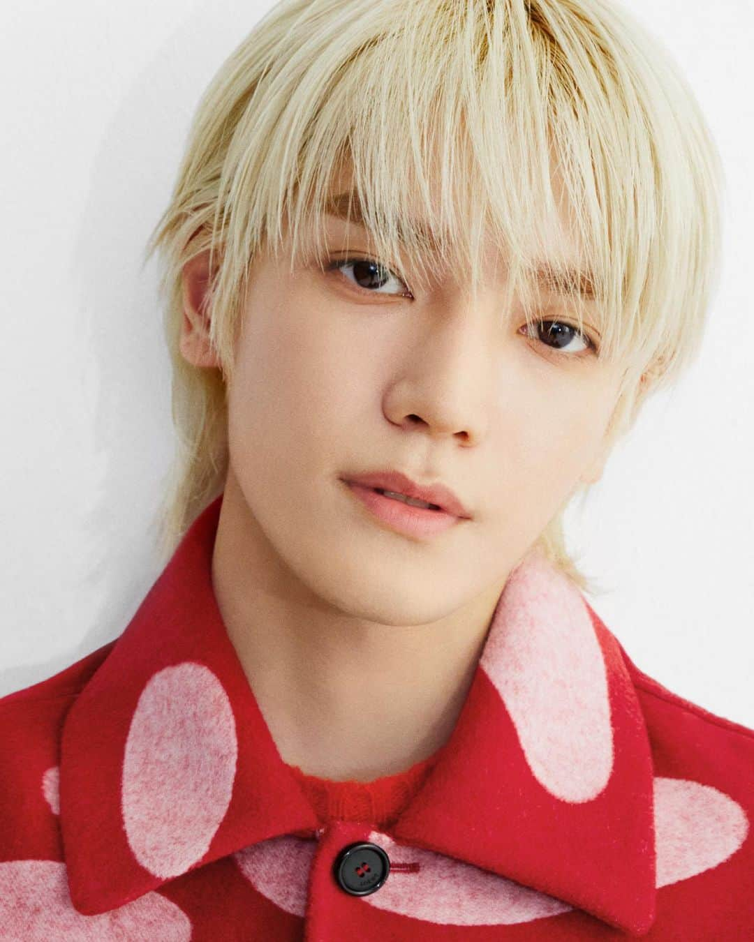 Loeweさんのインスタグラム写真 - (LoeweInstagram)「A new global ambassadorship—LOEWE and TAEYONG are pleased to announce the start of an exciting new journey together.   로에베의 새로운 글로벌 앰버서더로 그룹 NCT의 태용이 선정되었습니다. 태용과 로에베가 함께할 새로운 여정을 주목해주세요.   #LOEWE #LOEWETAEYONG」6月20日 6時59分 - loewe