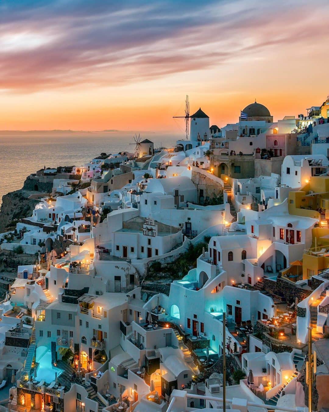 Travel + Leisureさんのインスタグラム写真 - (Travel + LeisureInstagram)「Photo by @iamtravelr 🇬🇷 Three travel experts weighed in on how to craft the perfect trip  to the Greek islands — top hotels, informative tours, and Cycladic islands included. Get their itineraries at the link in bio.」6月20日 7時50分 - travelandleisure