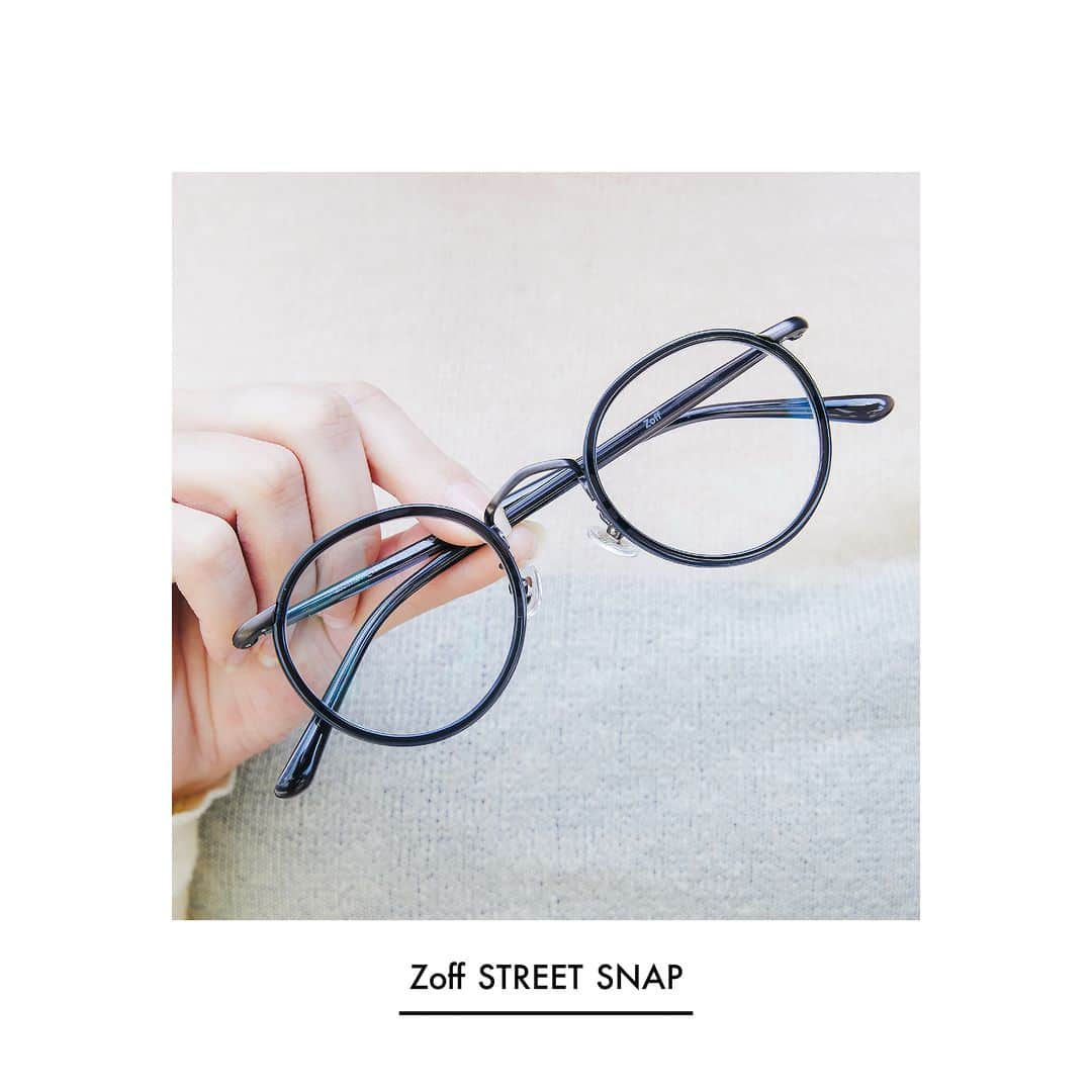 Zoff Officialさんのインスタグラム写真 - (Zoff OfficialInstagram)「【Zoff STREET SNAP @下北沢】 オシャレなあの人が選ぶ、メガネ。 街のオシャレな人に、その日のコーデや気分に合わせてZoffのメガネを一つ選んでもらいました。  Zoff | Name. ZO231009_13A1 (ダークグレー)　￥13,300 ※税込・セットレンズ代込み  model：しおたあやの　@shiotayano  #zoff #ゾフ #name_labo #黒縁メガネ #伊達メガネ #だてめがね #めがね女子 #メガネ女子 #ファッションスナップ #ストリートスナップ #スナップ #下北沢 #コンビネーションフレーム #ボストン  #メガネコーデ #メガネのある生活 #メガネの選び方 #メガネファッション #streetsnap #fashionphotography #glasses #eyewear #eyewearstyle #eyewearfashion #eyewearbrand #eyewearcollection #eyewearlovers #eyewearph #fashionglasses #mynewglasses」6月20日 8時00分 - zoff_eyewear