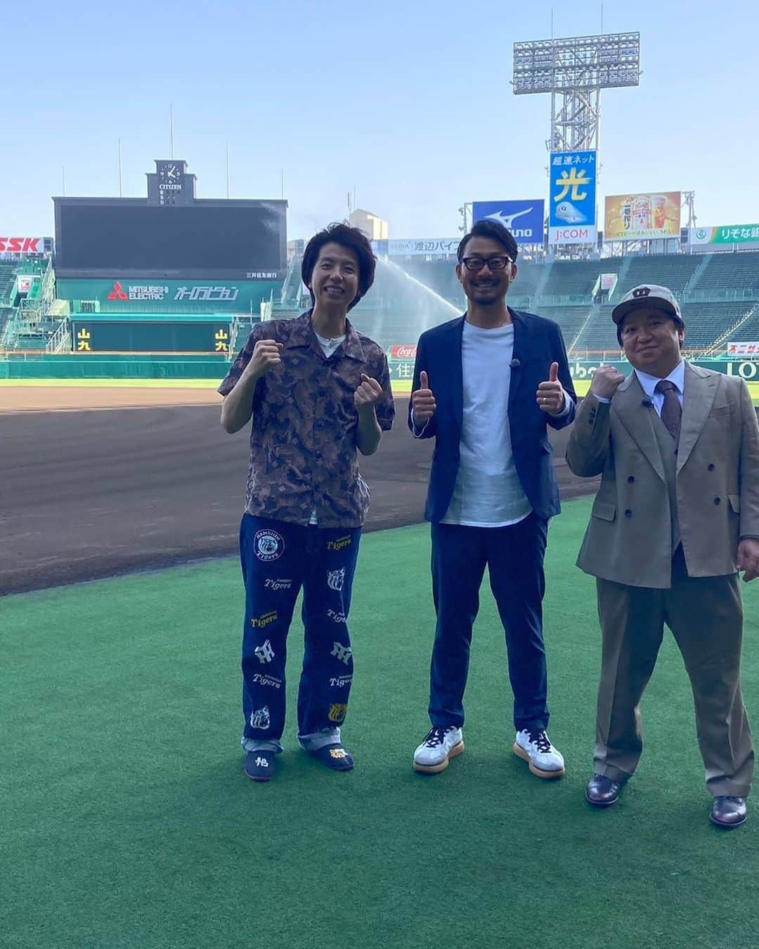 狩野恵輔さんのインスタグラム写真 - (狩野恵輔Instagram)「芸人さんが大好きな僕。 このお二人と仕事ができた… めちゃくちゃ嬉しいです🤣 「ニッポンの社長」 辻さんとケツさん‼️ 挨拶くらいしかした事なかったですが優しくて仕事をし安くしていただきました✨ 興奮しっぱなし✨✨✨  MBS 毎日放送 毎週月〜水曜日 23:56〜24:26 「あれみた？」 僕が出演するのは 6月20日(火)、27日(火) です。  甲子園球場をご紹介するの役をやらさせてもらいました。 あまり見たことない場所とかもいきました‼️ 最後は感激の…  ぜひご覧ください😍  #毎日放送 #mbs #あれみた？ #ニッポンの社長 #阪神甲子園球場」6月20日 8時04分 - keisuke_kanoh_official