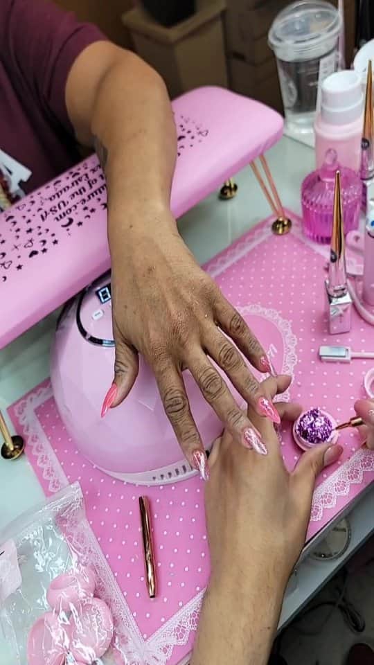 Max Estradaのインスタグラム：「Enailcouture.com new 123go bubble gum gel,  solid glue gel♡ vegan and Hypoallergenic.  Made in America 🇺🇸The moment so many have been waiting for is finally here! Enailcouture.com 123go maximum square is the longest flat boxy square pre made full coverage gel nail in the game. We also dropped xs sculpture square and magical ice hologram stickers☆Enailcouture.com 123go 5XL Coffin nails are the longest full coverage pre made gel nails in the world. They are EVERYTHING, made in America.Enailcouture.com new product drop ♡!~ 123go diy gel and our new charm nail stickers 😍Enailcouture.com made in American ♡!~Enailcouture.com 123go pre made gel nails are the game changer !~ perfect nails every time with no smells or dust!~ long lasting and easy removal , made in America! Enailcouture.com  #ネイル #nailpolish #nailswag #nailaddict #nailfashion #nailartheaven #nails2inspire #nailsofinstagram #instanails #naillife #nailporn #gelnails #gelpolish #stilettonails #nailaddict #nail #💅🏻 #nailtech#nailsonfleek #nailartwow #네일아트 #nails #nailart #notd #makeup #젤네일  #glamnails #nailcolor  #nailsalon #nailsdid #nailsoftheday Enailcouture.com」