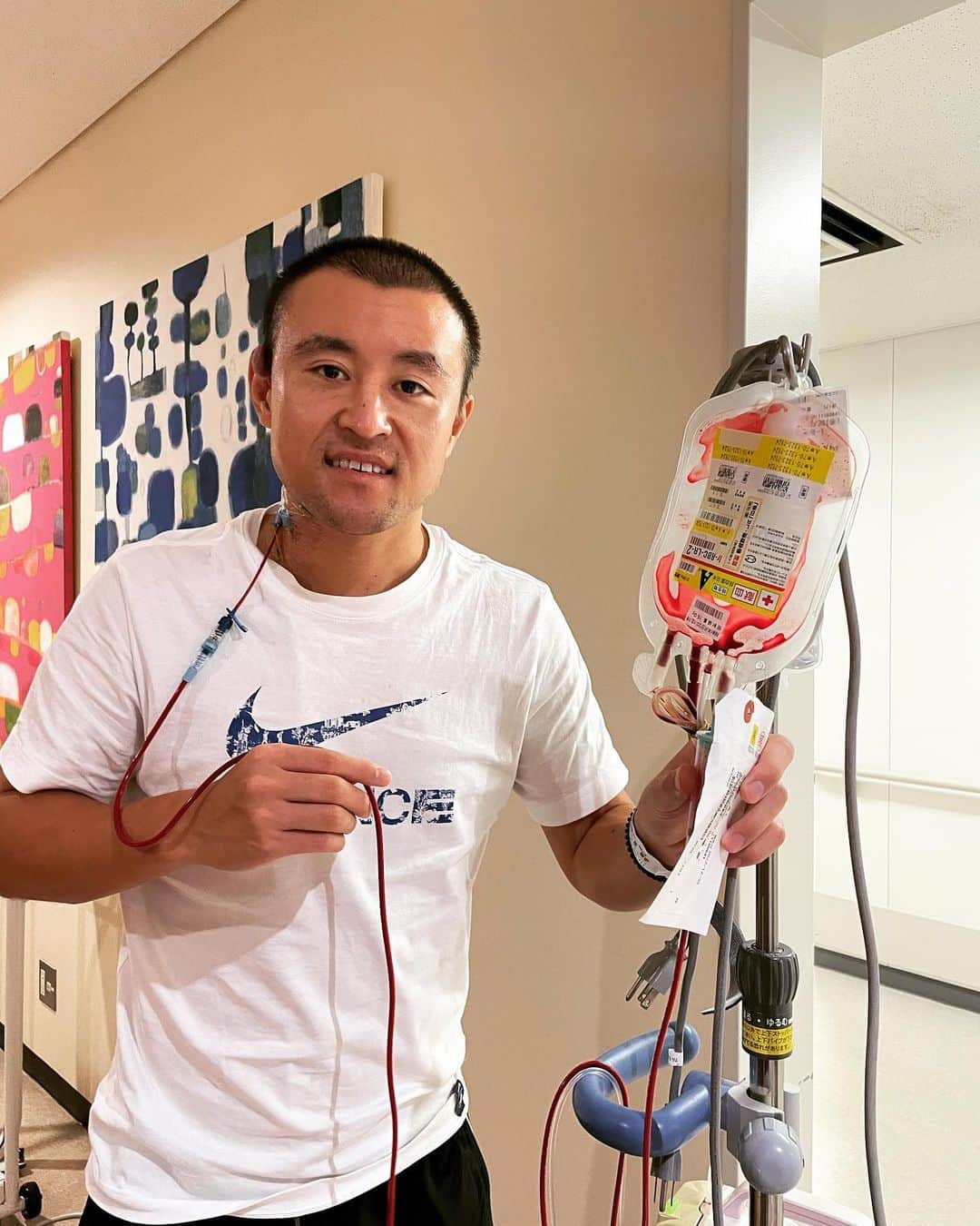 遠藤翼のインスタグラム：「. I would like to thank to those who donated their bloods in order to help patients like myself. I was required countless blood and platelet transfusions throughout the treatment and they saved my life. To every blood donor in the world, you guys are life savers and thank you ❤️ —————— #Blooddonation #Leukemia」