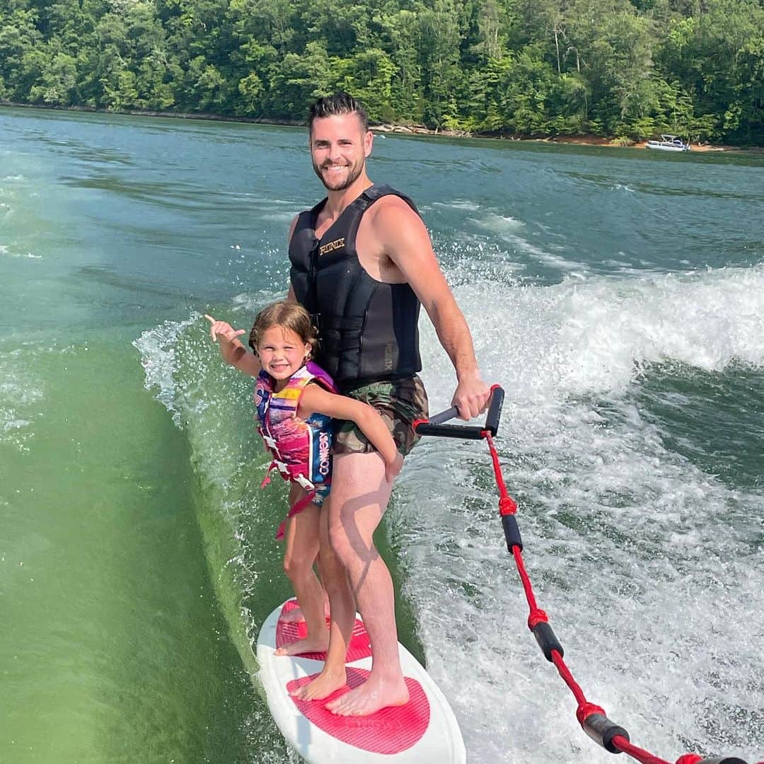 デービッド・ボウディアのインスタグラム：「Making summer lake memories with my people🫶」