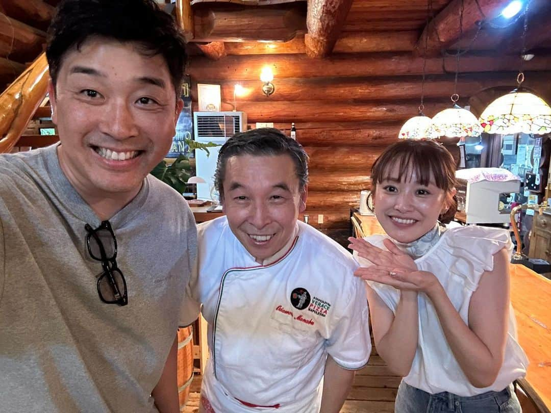 高橋愛さんのインスタグラム写真 - (高橋愛Instagram)「日本一のピザ🍕 いいえ、世界一のビザを 三國で、いただきました🍕  ナポリで修行されたお話し とっても楽しかったです！  あべさんなんて 実際にピザを焼かせてもらってて 楽しそうでした🤭  美味しいし 楽しいし 最高な時間だった！  また絶対いく！  #坂井市 #三國 #fukui #sakai #mikuni  #pizza #日本一 #世界一  #美味しすぎました #最高！ #ミシュラン #ピッツァ #ナポリ」6月20日 9時43分 - i_am_takahashi