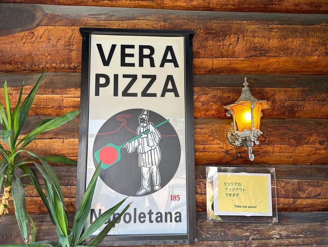 高橋愛さんのインスタグラム写真 - (高橋愛Instagram)「日本一のピザ🍕 いいえ、世界一のビザを 三國で、いただきました🍕  ナポリで修行されたお話し とっても楽しかったです！  あべさんなんて 実際にピザを焼かせてもらってて 楽しそうでした🤭  美味しいし 楽しいし 最高な時間だった！  また絶対いく！  #坂井市 #三國 #fukui #sakai #mikuni  #pizza #日本一 #世界一  #美味しすぎました #最高！ #ミシュラン #ピッツァ #ナポリ」6月20日 9時43分 - i_am_takahashi