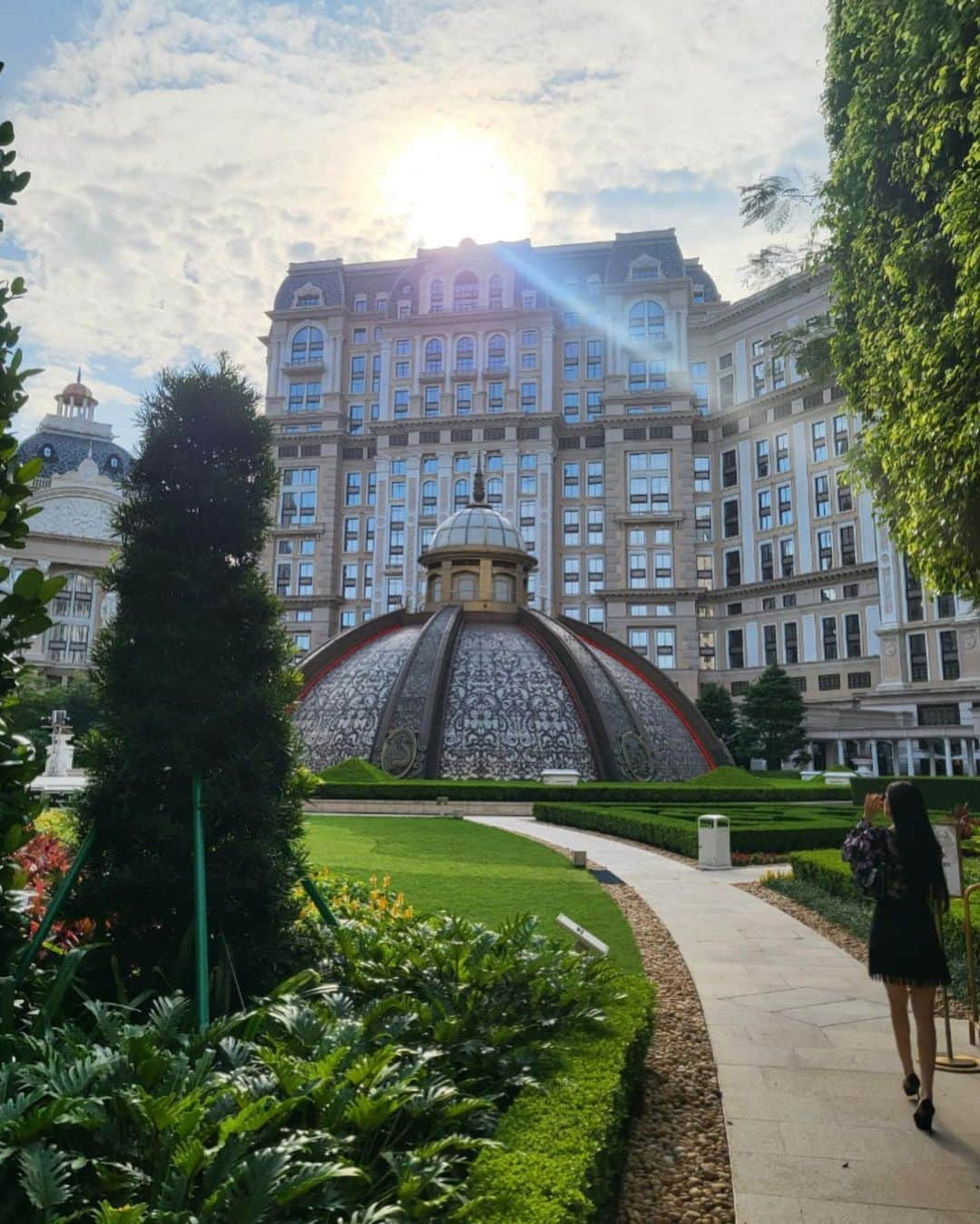 ヒョミン さんのインスタグラム写真 - (ヒョミン Instagram)「Macau! Thanks for having me 🏢..♥︎ @karllagerfeld  #THEKARLLAGERFELD #karllagerfeld #TKLStyle」6月20日 9時44分 - hyominnn