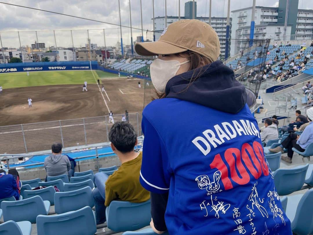加藤里奈（カトリーナ）さんのインスタグラム写真 - (加藤里奈（カトリーナ）Instagram)「ファームの試合🐨💙 5月末に行ってきました🏟  振り返ると昨日トレードが決まった郡司選手のドラゴンズ姿を見ることができたいい観戦でした🥺  そして1軍に上がる直前の松山投手の力強い投球も観られました✨ ただ、雨降ってきて見るのに必死で写真がない😭  投げるとき声が聞こえてくるのが印象的なんですが、私には「よしっ！」と言っているように聞こえた…何て言っているんだろう？いつか聞いてみたい👄  また、ルーキー濱選手ベテラン福田選手のバッティング、更にはホークスへ行った又吉投手も観られました！！ 相変わらずの人気でおじ様のかけ声が微笑ましかったです😂  ファームは平日に行くとゆったり観られるのでとっても好き！！ また行きます！！！  #中日ドラゴンズ #dragons #cbcラジオ #ドラ魂キング #カトリーナの全部全力 #いっしょにカトリーナ  #ラジオ ‬#radiko #ラジオパーソナリティー #radio #ラジオ好きな人と繋がりたい #ラジオ好き #中日ドラゴンズ #ドラゴンズファンと繋がりたい #dragons #ドラゴンズ #ラジオパーソナリティ #野球観戦 #ドラゴンズファンと繋がりたい #プロ野球 #野球応援 #野球好きな人と繋がりたい #ドラゴンズファン #ドラゴンズ愛 #ファーム #ナゴヤ球場 #2軍 #郡司裕也 #濱将乃介  #松山晋也 #又吉克樹 #福田永将 #福岡ソフトバンクホークス」6月20日 11時17分 - rinakatoktriiina