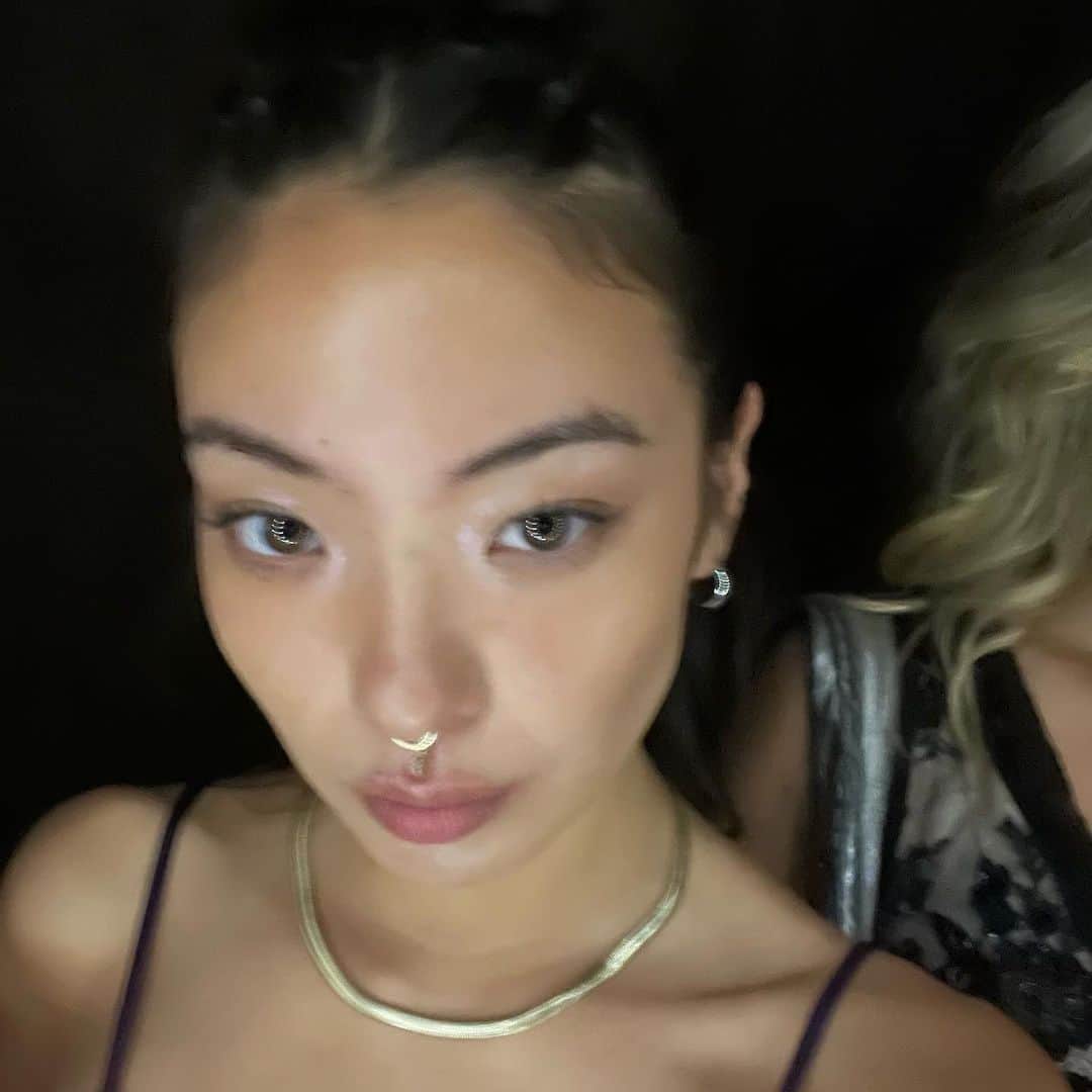 miu (ミユ)さんのインスタグラム写真 - (miu (ミユ)Instagram)「🖤」6月20日 11時25分 - commechandon