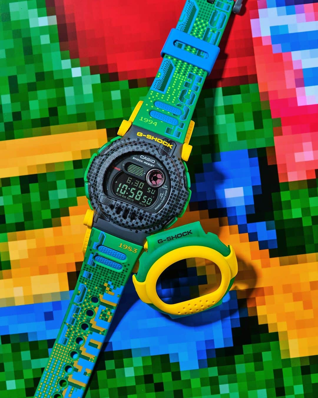 G-SHOCKさんのインスタグラム写真 - (G-SHOCKInstagram)「G-B001  1994年に発売されたDW-001のデザインを、最新のカーボンコアガード構造にアップデートした「G-B001」から、80年代のレトロカルチャーやゲームのグラフィックをインスピレーションにしたNewカラーが登場。G-B001RG-3JRは、メインのカプセルベゼルを取り外すと大胆なデザインチェンジが楽しめる一本です。  “G-B001”, the revival series of DW-001 released in 1994 with the latest carbon core guard structure is now available in new colors inspired by 80s retro culture and video game graphics. G-B001RG-3JR will surely surprise you with its design change when you remove the main capsule bezel.  G-B001RG-3JR  #g_shock #gb001 #fashion #80s #retro #reborn #watchoftheday #レトロ #レトロゲーム #腕時計 #腕時計魂 #腕時計くら部 #腕時計コーデ #今日の腕時計」6月20日 12時00分 - gshock_jp