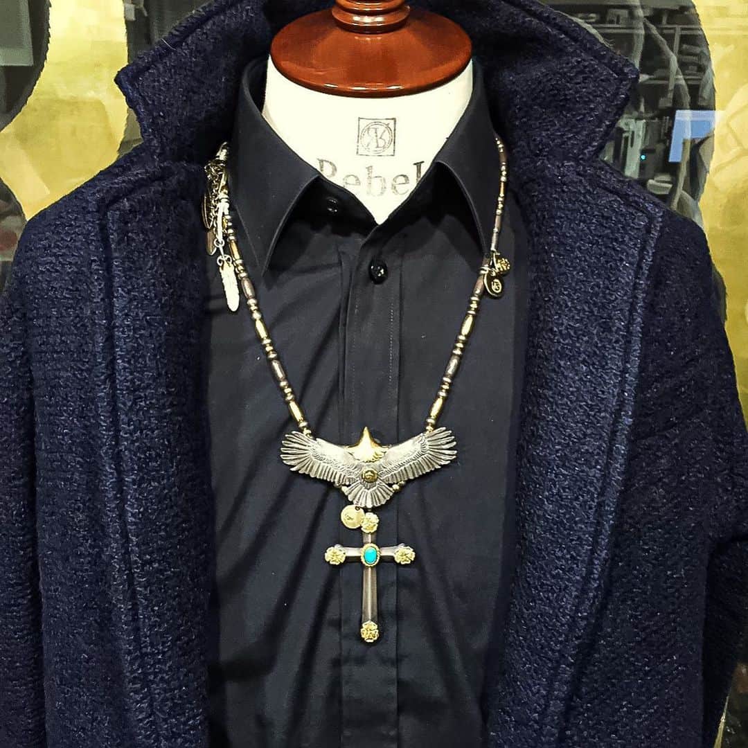 blackfox_toprebelのインスタグラム：「趣味の世界 🦅✝️ フォーマルにイーグルクロスは合いますね 💫👏🏻 My favorite style ! Matching eagle crosses to formal !!」