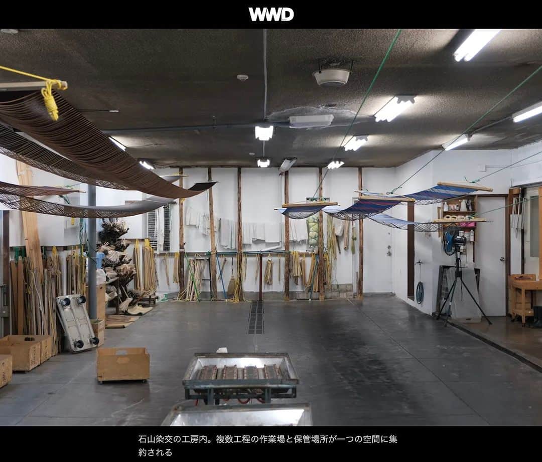 山本寛斎のインスタグラム：「WWD JAPAN WEBで連載中の高谷健太 @i_am_kenchang のコラム第12回が公開されました。  今回のコラムでは、「友禅」「引き染め」「無地染め」「型染め」「刺しゅう」「箔置き」などさまざまな染めや加工のオーダーに対して、卓越した技術力で自社で一貫生産システムを持つ、江戸から現代まで300年以上日本の伝統を支え続ける“石山染交”をご紹介します。 ぜひご拝読下さい！  ＊＊＊＊＊＊＊＊＊＊＊＊＊＊＊＊＊＊＊＊＊＊ ファッションデザイナー 高谷健太と巡る "ときめき、ニッポン。"  第12回　元禄から続く染めのプロ集団“石山染交”  https://www.wwdjapan.com/articles/1580265  ＊＊＊＊＊＊＊＊＊＊＊＊＊＊＊＊＊＊＊＊＊＊  #友禅 #引き染め #無地染め #型染め #刺しゅう #箔置き #伝統文化 #技術 #ファッション #wwd #wwdjapan」