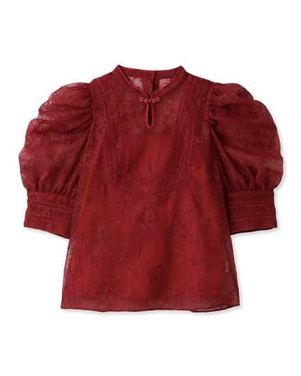 snidelさんのインスタグラム写真 - (snidelInstagram)「【SNIDEL】本週上架！衣領上採用中華風細節。立體感十足的袖子採用圓潤的褶皺設計，給人華麗的印象。  中華風襯衫  SWFB232077 Color : BLK OWHT RED WHT Size: F  ---------------------- \ USAGI ONLINE 網店優惠 🛍️/ ▪️ Summer Pre-sale！春季item單件75折  Link in Bio ✨  #SNIDEL #SNIDELhk #summer  #top #blouse #上衣  #襯衫」6月20日 13時00分 - snidelhk