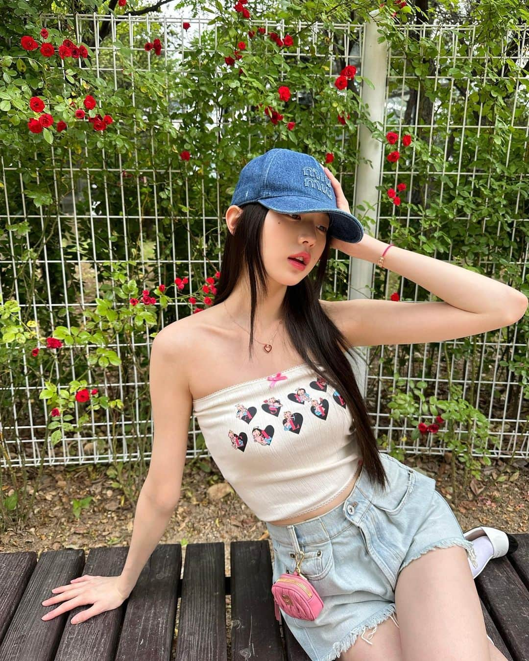 チャン・ウォニョンさんのインスタグラム写真 - (チャン・ウォニョンInstagram)「Ball cap, jeans and me🌹🌷」6月20日 13時00分 - for_everyoung10