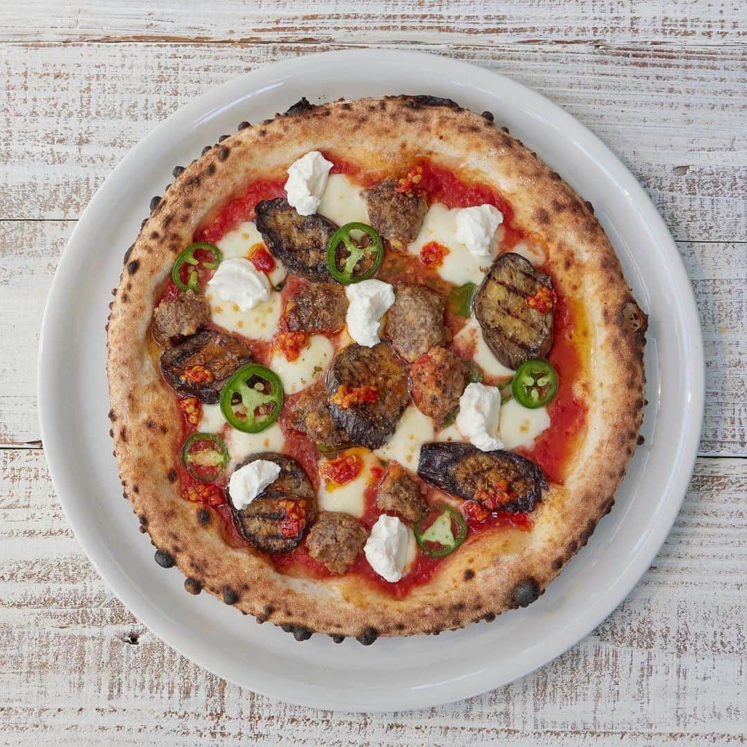 800DEGREES JAPANさんのインスタグラム写真 - (800DEGREES JAPANInstagram)「* 800°DEGREES SHINJUKU& MINAMIAOYAMA  『Summer Pizzas and Pairings』  NO.1 The Spicy RED spicy meatball ,grilled eggplant with zaatar  We recommend pairing this pizza with original craft beer.  Click link to see full menu!  #800degreesjapan」6月20日 13時29分 - 800degrees_japan