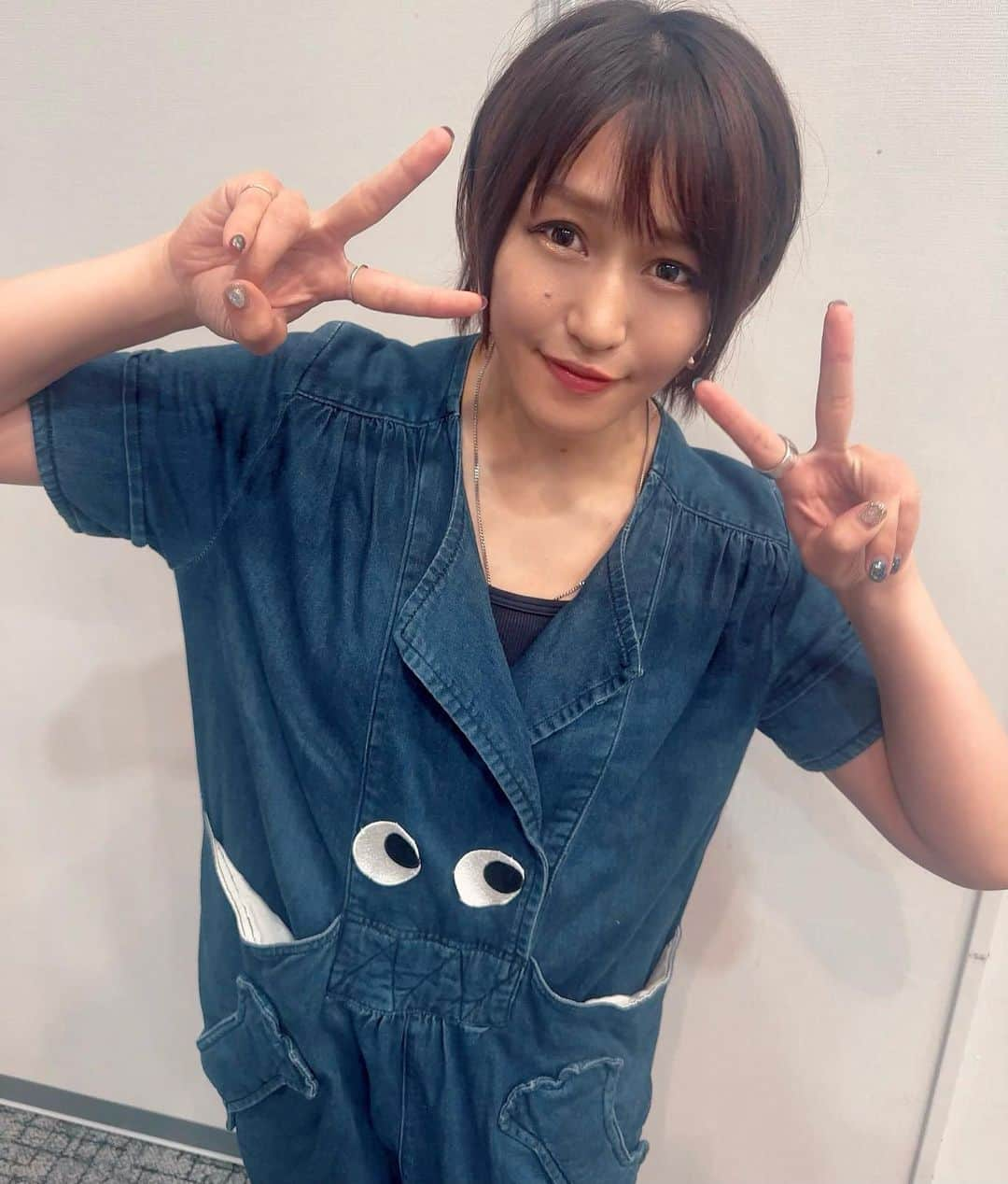 朱里のインスタグラム：「サイン会の日の服✨  #stardom #GE #Syuri #prowrestling #eye #favorite」