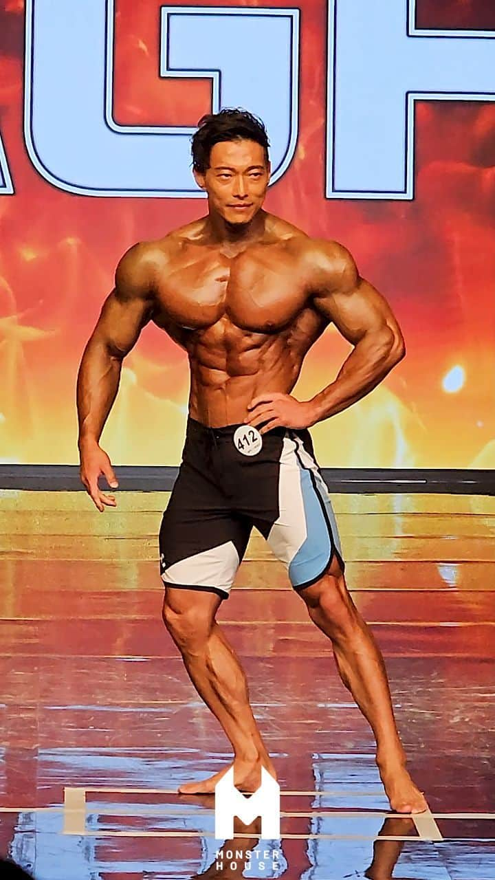 佐藤正悟のインスタグラム：「Men's Physique Athlete "사토 쇼고 佐藤 正悟 Shogo Sato" @shogosato1231 * 유료 바디프로필 촬영과는 무관한 B컷 및 보정작가가 리터칭 하지 않은 사진임을 알려드립니다. . . . . #monsterhouse #Bodybuilder #bodybuilding #bodyprofile #monster #korean #photography #몬스터하우스 #보디빌딩 #보디빌더 #바디프로필 #보디빌딩 #스냅 #스냅사진」