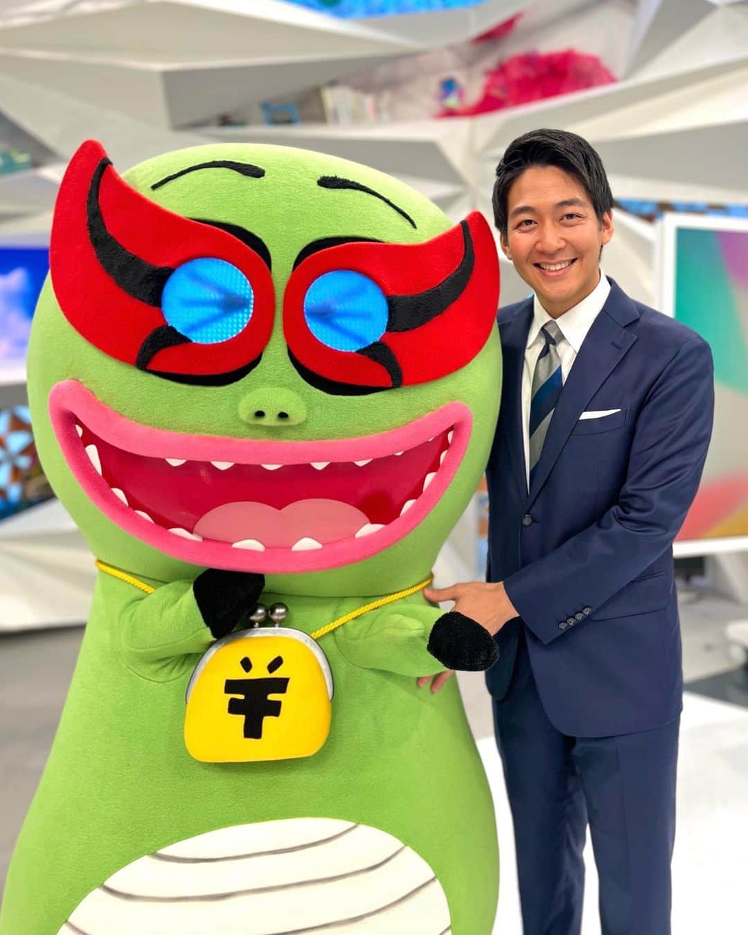 堀池亮介のインスタグラム：「くらもんおかえりー！！！ 久しぶりのめざまし8でテンションマックスのくらもんでした🦖 弟のほりもんには次いつ会えるかな🤭  #くらもん #ほりもん #めざまし8」