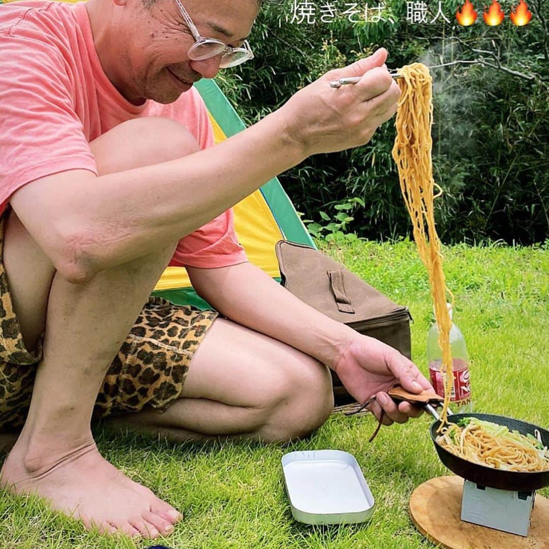 ハシモトタカヒロのインスタグラム：「キャンプ飯。固形燃料結構使えますね、焼きそばとトルティーヤ作りました。美味しかったー」