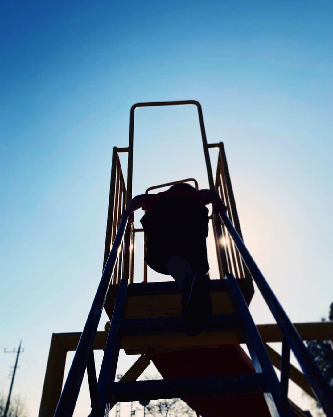 クレヨンだいちゃんのインスタグラム：「🛝👠🛝 ㅤㅤㅤㅤㅤㅤㅤㅤㅤㅤ 保育園お迎えのあと夕ご飯までの間で 娘とで弾丸公園デート行ってきた。 ㅤㅤㅤㅤㅤㅤㅤㅤㅤㅤㅤㅤㅤ ㅤㅤㅤㅤㅤㅤㅤㅤ」