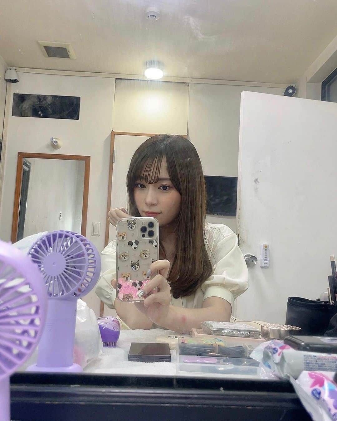 のインスタグラム：「宣材写真撮ってもらったよ📷 どんな感じに撮れてるのかな〜 わくわく。  カメラ汚れててごめんなさい☁️」
