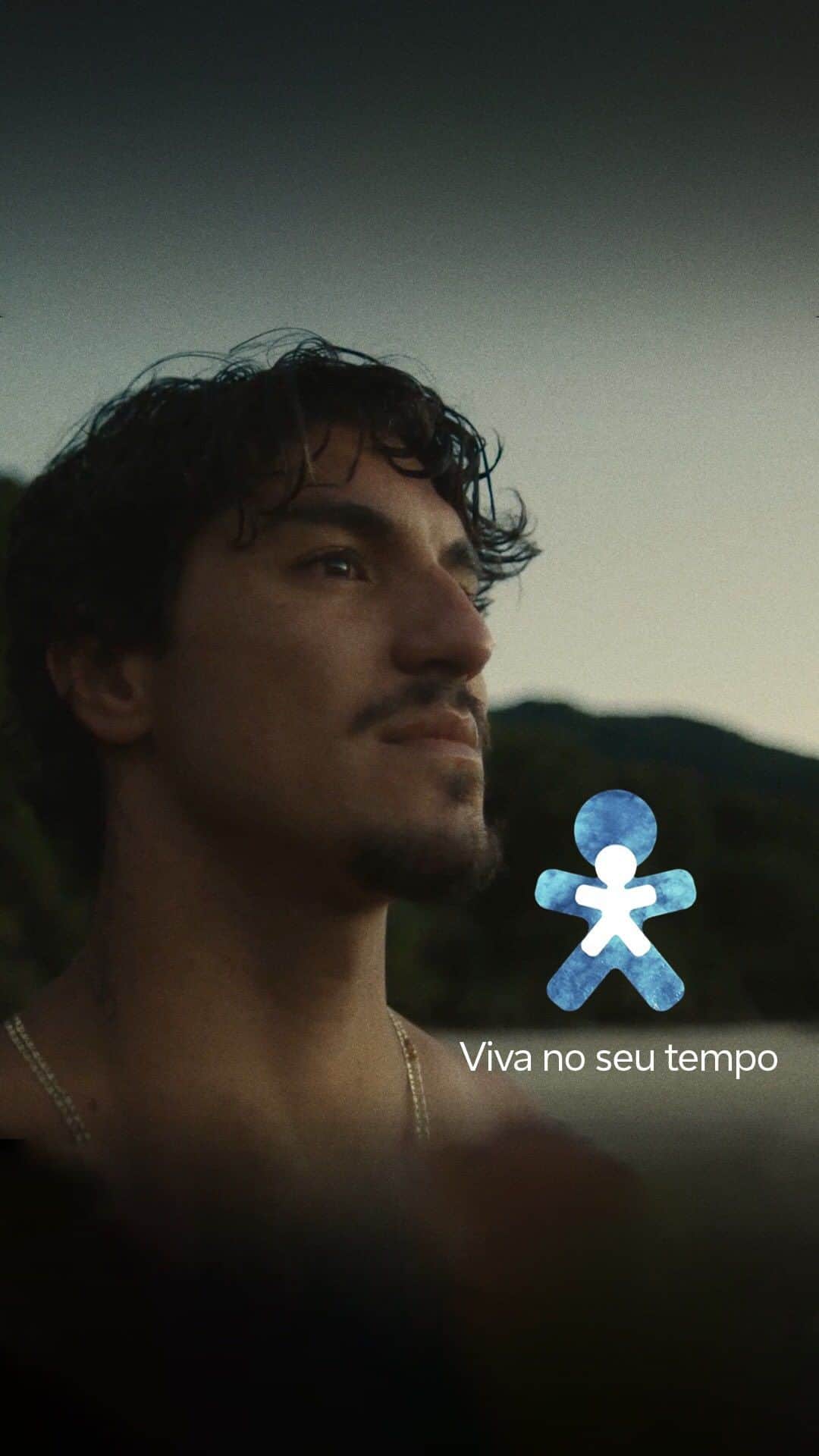 ガブリエル・メディーナのインスタグラム：「Para o Gabriel Medina, viver no seu tempo é encontrar o equilíbrio. Em um tempo cada vez mais digital a Vivo te convida a valorizar as conexões reais e a viver o esporte como manifesto pelo bem-estar das pessoas e pelo futuro do planeta. Viva no seu tempo.」