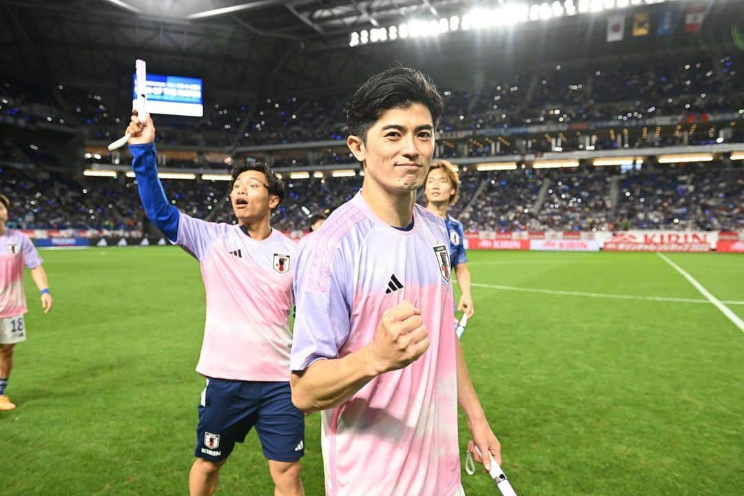 谷口彰悟のインスタグラム：「🇯🇵4-1🇵🇪 応援ありがとうございました！ まだまだ成長できる！💪 一旦充電します🔋  #勝ちながら修正 #レオ顔集中 #jfa #SAMURAIBLUE #daihyo #サッカー日本代表」