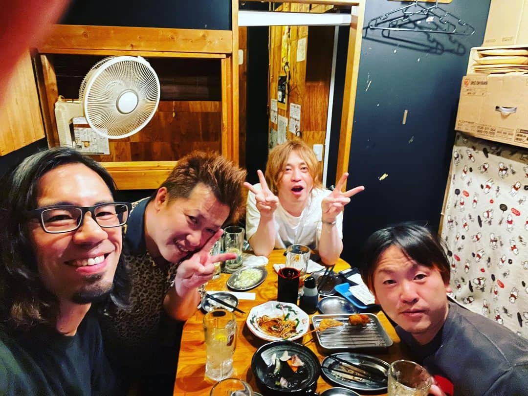 神田雄一朗のインスタグラム：「セカイイチ響ちゃん ハルくん イナ戦久保さん 仲の良い先輩だけど 今まで聞けなかった話も聞けて サイコウ！ 人が好きですわ〜」