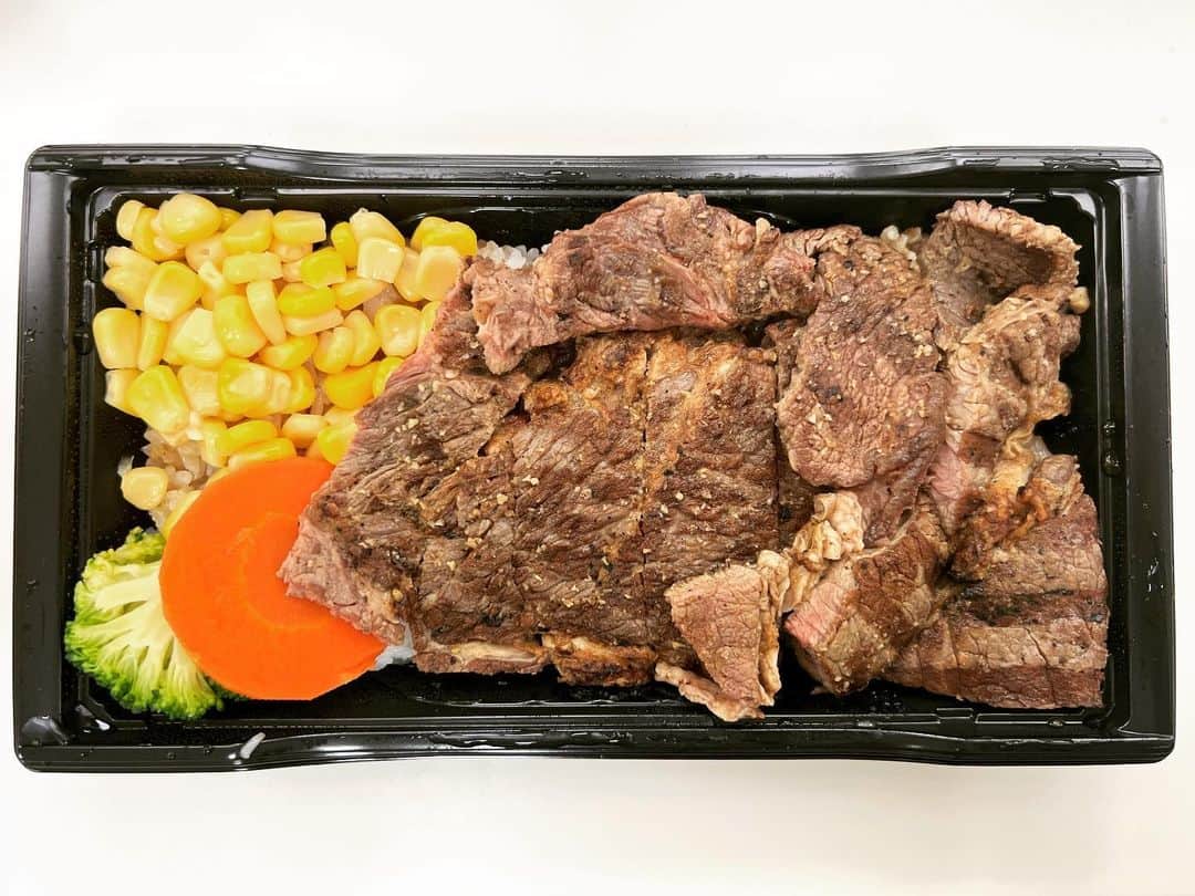 バカリズムのインスタグラム：「バカせまい史飯 いきなりステーキ」