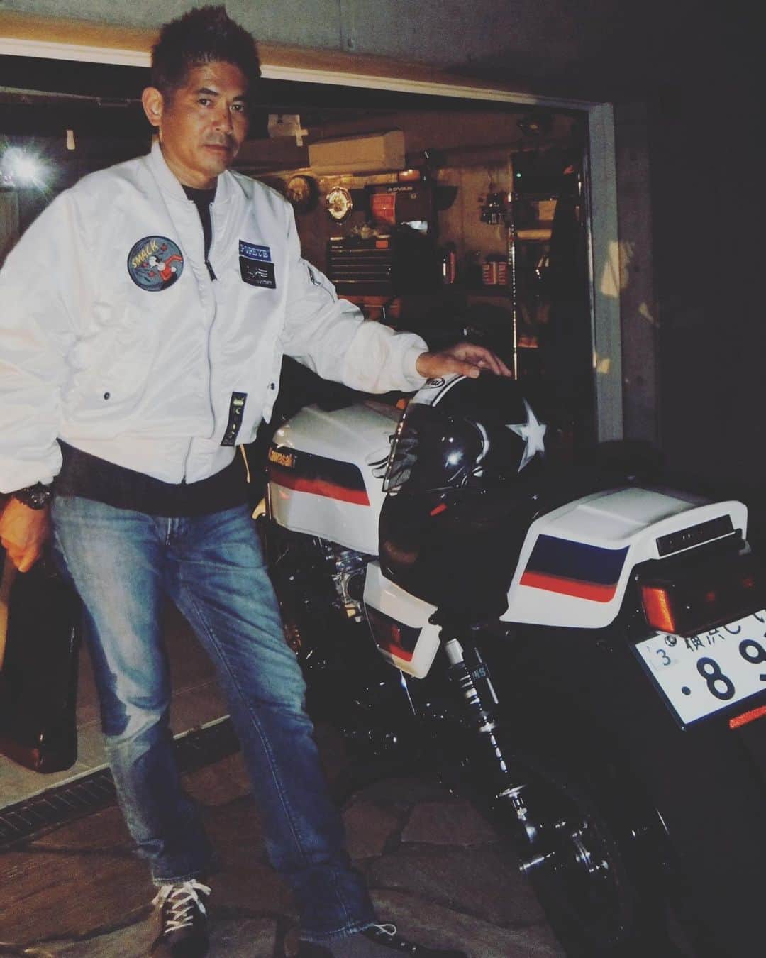 織戸学のインスタグラム：「オートバイには、 若返る力がある  昭和風の写真  #maxorido #kawasaki」
