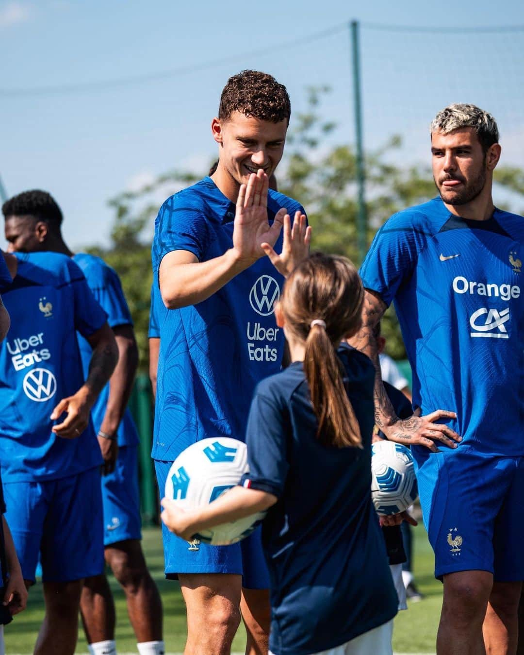 ベンジャマン・パヴァールのインスタグラム：「En bleu pour finir la saison 🇫🇷✌️🎬」