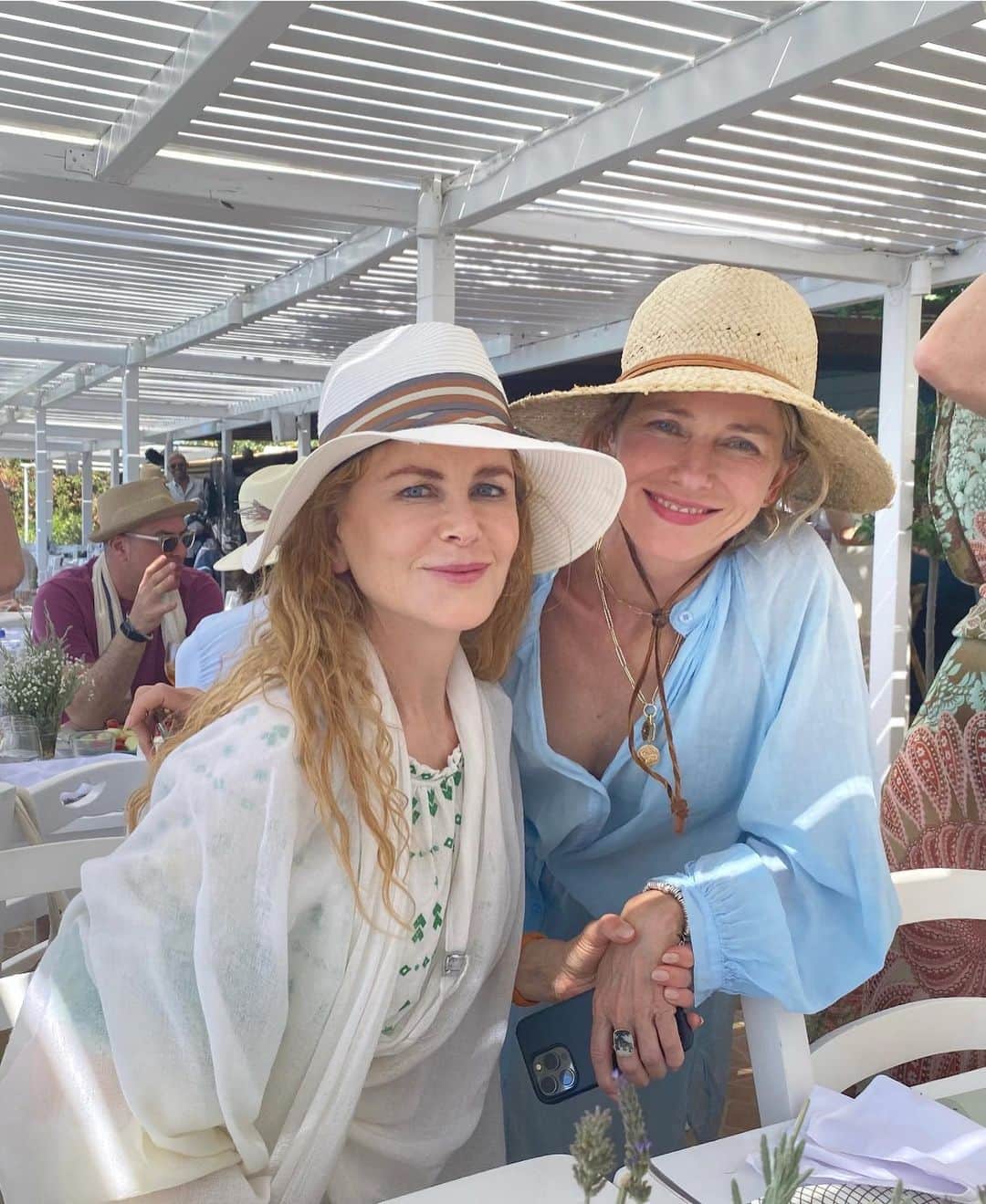ナオミ・ワッツのインスタグラム：「Happy birthday my darling friend 🎉 here's to more years of deep friendship and fun adventures. Love you to the moon. So grateful for your love and support. 💥💕」