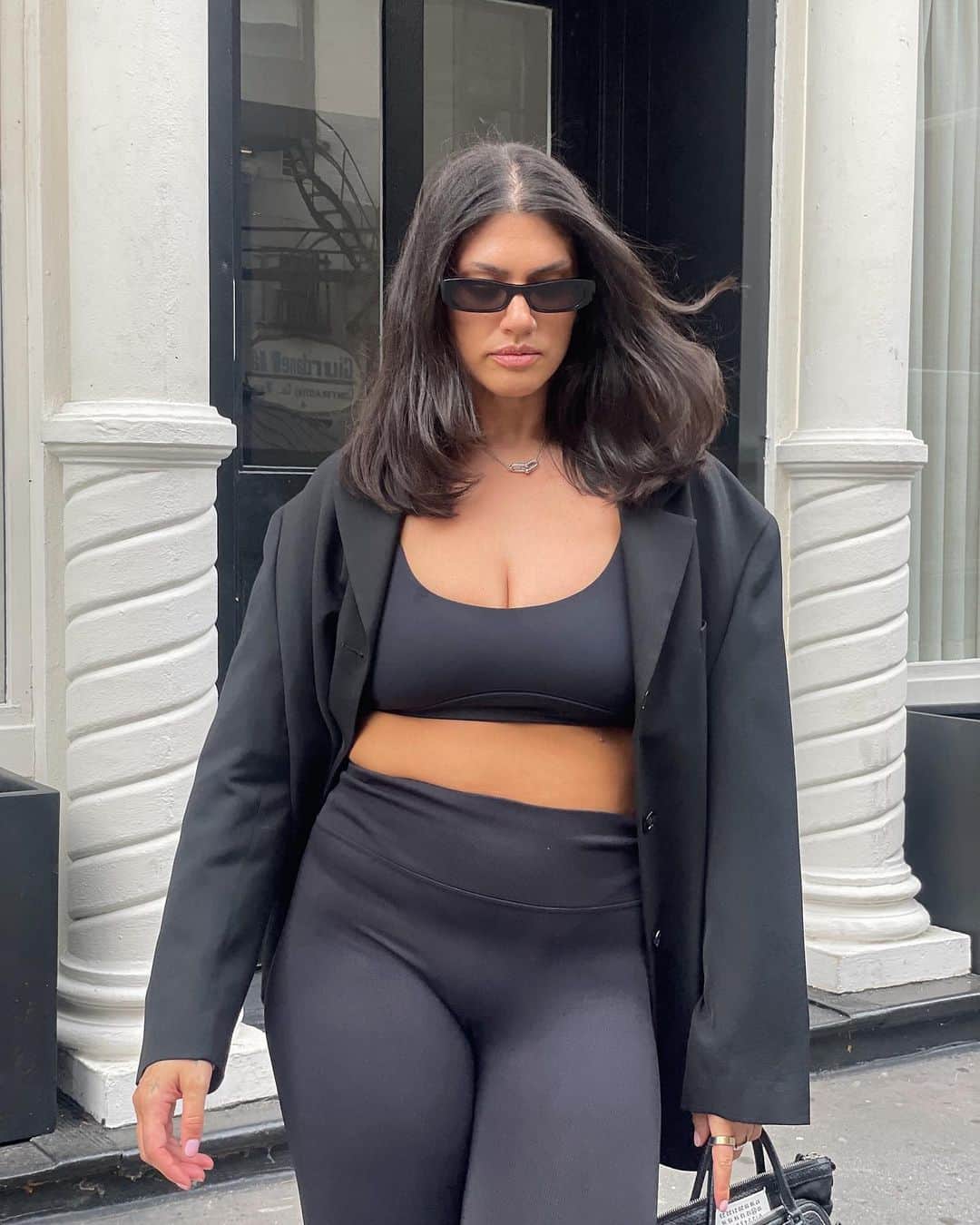 La'Tecia Thomasのインスタグラム：「🖤」