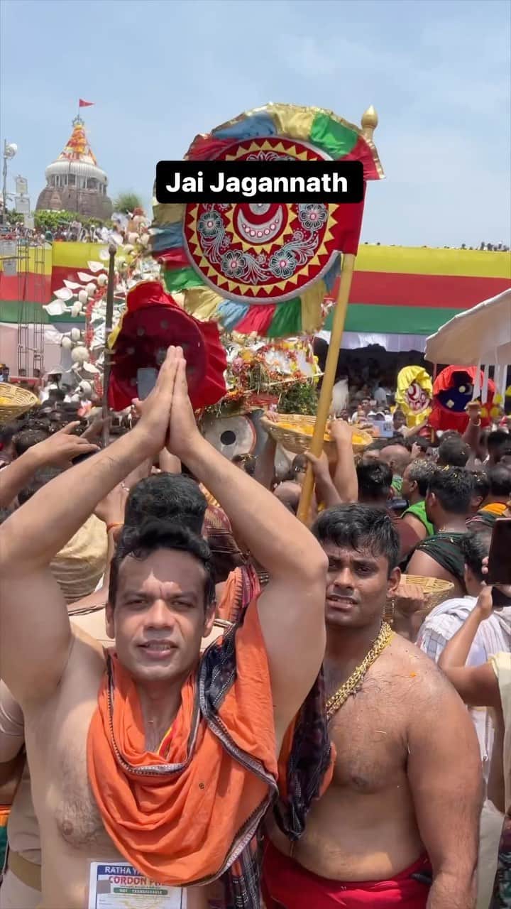 Gaurav Tanejaのインスタグラム：「Aaj bhagwaan ke sakshat darshan hue  #MoRathYatra2023 #JaiJagannath #RathYatra2023 #purijagannadh」