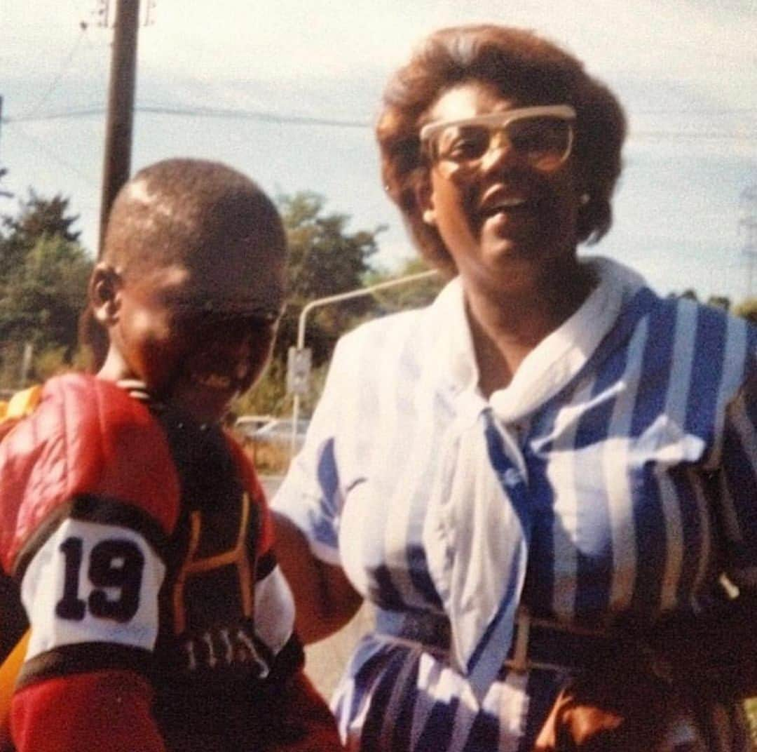 ネイト・ロビンソンのインスタグラム：「Happy bday to my beautiful grandmother aka Runma @motherfrances y’all wish her a happy 75th … btw we was fresh as hell in the 90’s lol check the swag lol」