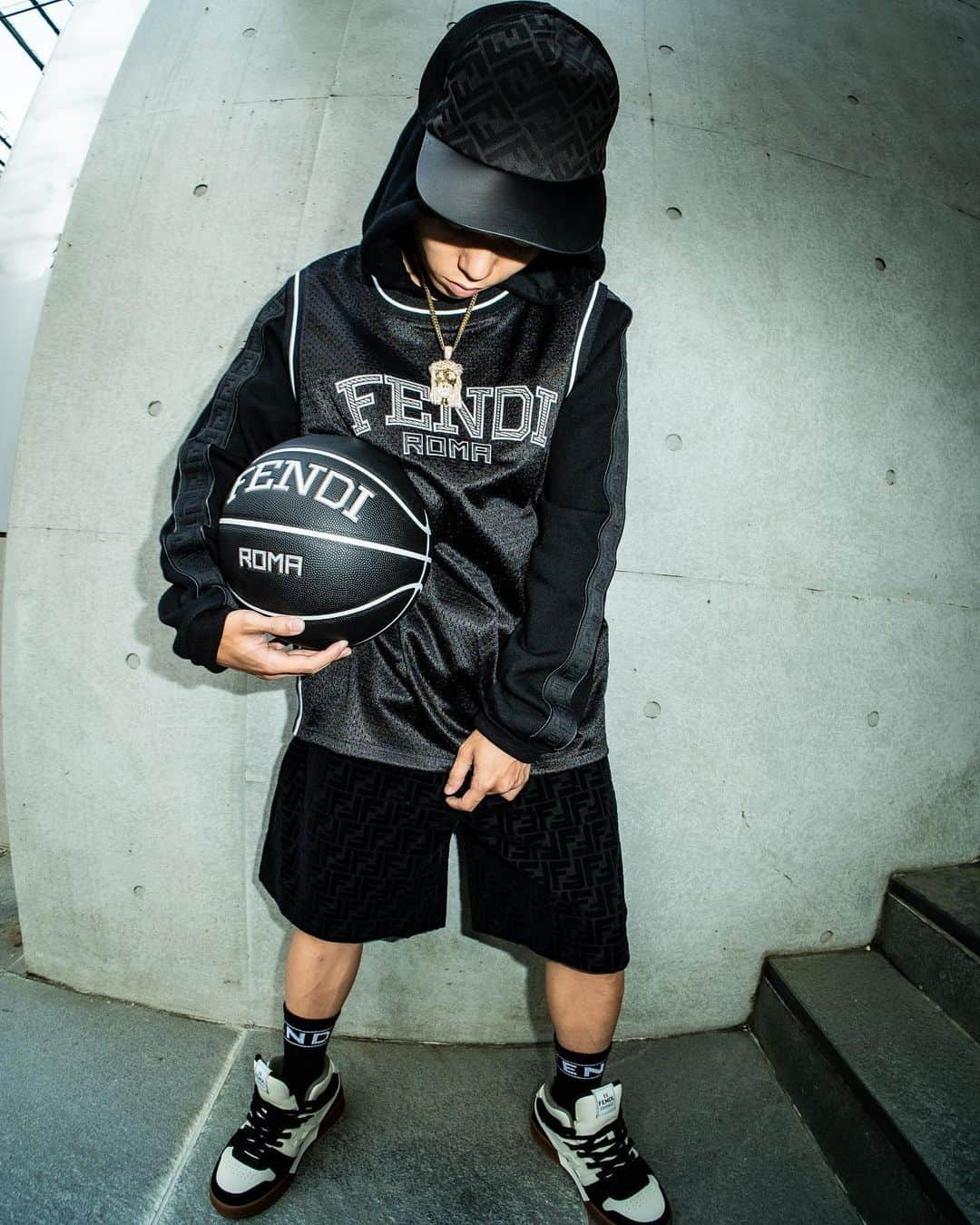 JP THE WAVYのインスタグラム：「🏀🖤⛹️ @fendi  #pr」