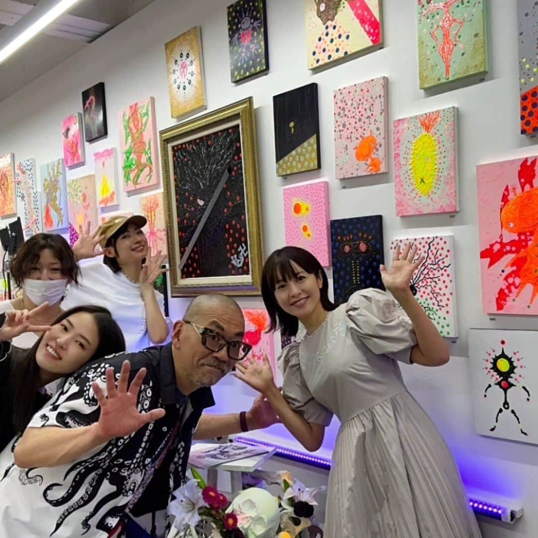 さとう珠緒さんのインスタグラム写真 - (さとう珠緒Instagram)「久しぶりに中野ブロードウェイへ  西村監督の映画「鬼卍」公開記念展  素敵な作品がたくさんありました  25日までやってますよ〜  #西村喜廣監督  #鬼卍 #良い一日を」6月20日 16時35分 - tamao_satoh