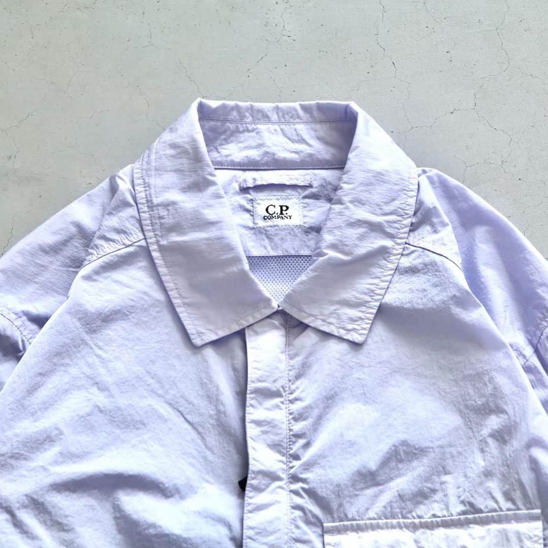 wonder_mountain_irieさんのインスタグラム写真 - (wonder_mountain_irieInstagram)「_【#2023_SUMMER_SALE】 C.P. Company / シーピーカンパニー "Chrome-R Overshirt" ￥68,200- → ¥ 54,560- [20%OFF] _ 〈online store / @digital_mountain〉 https://www.digital-mountain.net _ 【オンラインストア#DigitalMountain へのご注文】 *24時間受付 *14時までのご注文で即日発送 *1万円以上ご購入で送料無料 tel：084-973-8204 _ We can send your order overseas. Ordering procedure details can be found here. >>http://www.digital-mountain.net/html/page56.html  _ #CPCompany  #シーピーカンパニー _ 実店舗：#WonderMountain  〒720-0043  広島県福山市船町2-23 JR 「#福山駅」より徒歩10分 #ワンダーマウンテン #japan #hiroshima #福山 #福山市 #尾道 #倉敷 #鞆の浦 近く _ WOMEN/GOODS： @hacbywondermountain _」6月20日 16時40分 - wonder_mountain_