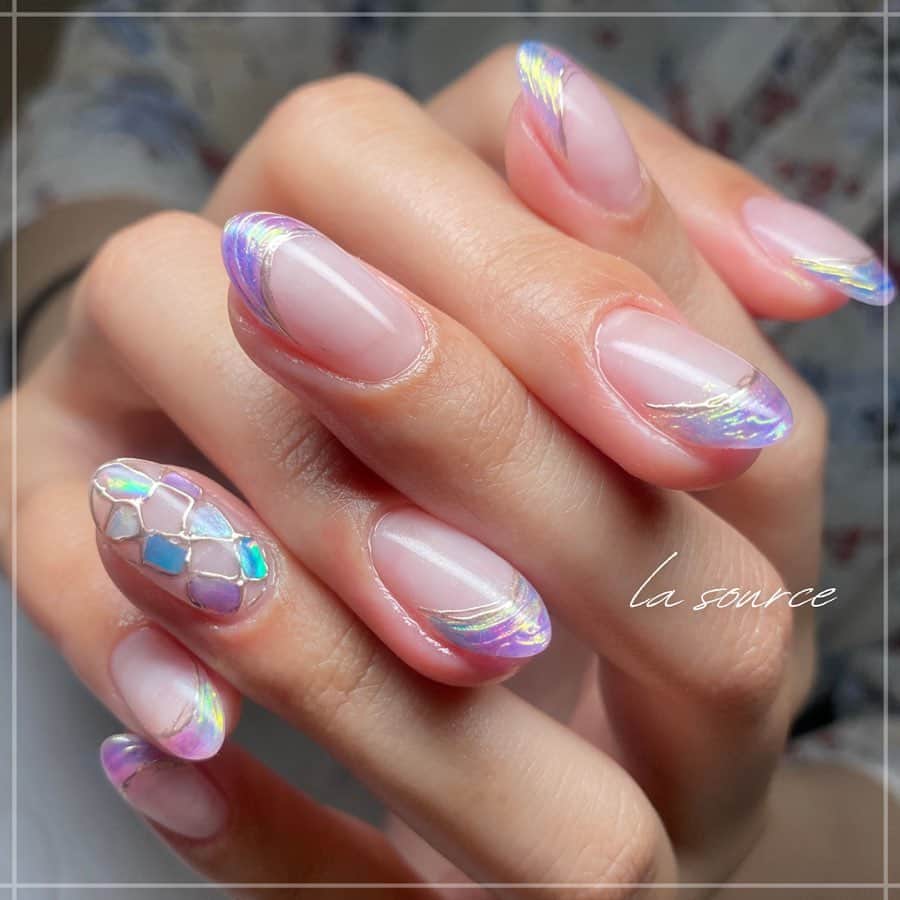 Mihoのインスタグラム：「.  .  #リトルマーメイド #マーメイドネイル   @la.source_nail  .  ◆住所 〒650-0011 兵庫県神戸市中央区下山手通2丁目12-7 ダイキホームビル2階　203 ◆電話番号 078-600-2382  https://nailbook.jp/salon/20720   .  #三宮フィルイン  #フィルイン #神戸#美甲#美甲設計  #ニュアンスネイル #神戸ネイル #神戸ネイルサロン #三宮ネイルサロン #元町ネイルサロン #トアロード　#三宮　#nail #nailart」