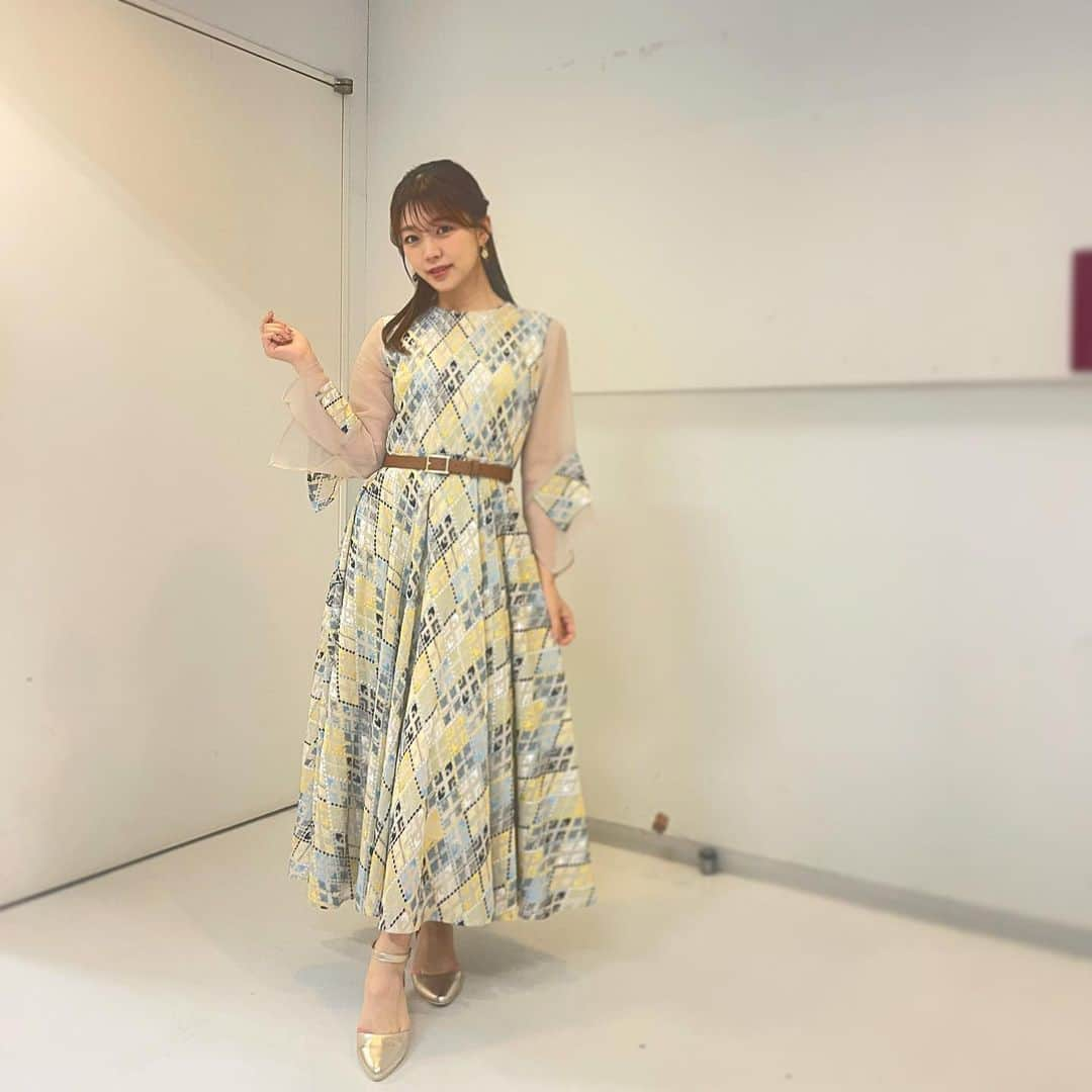 三森すずこさんのインスタグラム写真 - (三森すずこInstagram)「昨日は7月4日から始まるアニメ #フェーレンザイ の制作発表会でした！ 中国で大ヒットしたミニアニメ、世界観が独特で面白いので息抜きしたい時におすすめです！ 私もすでに大ファンに…🙌💕 ぜひ見てねー🦊👵🏻  ワンピース @panormo_official  スタイリング　@shingo_tsuno  ヘアメイク @hair_makeaicon   #フェーレンザイ神さまの日常 #日常系神アニメ #三森すずこ #mimorisuzuko」6月20日 16時50分 - mimorin.official