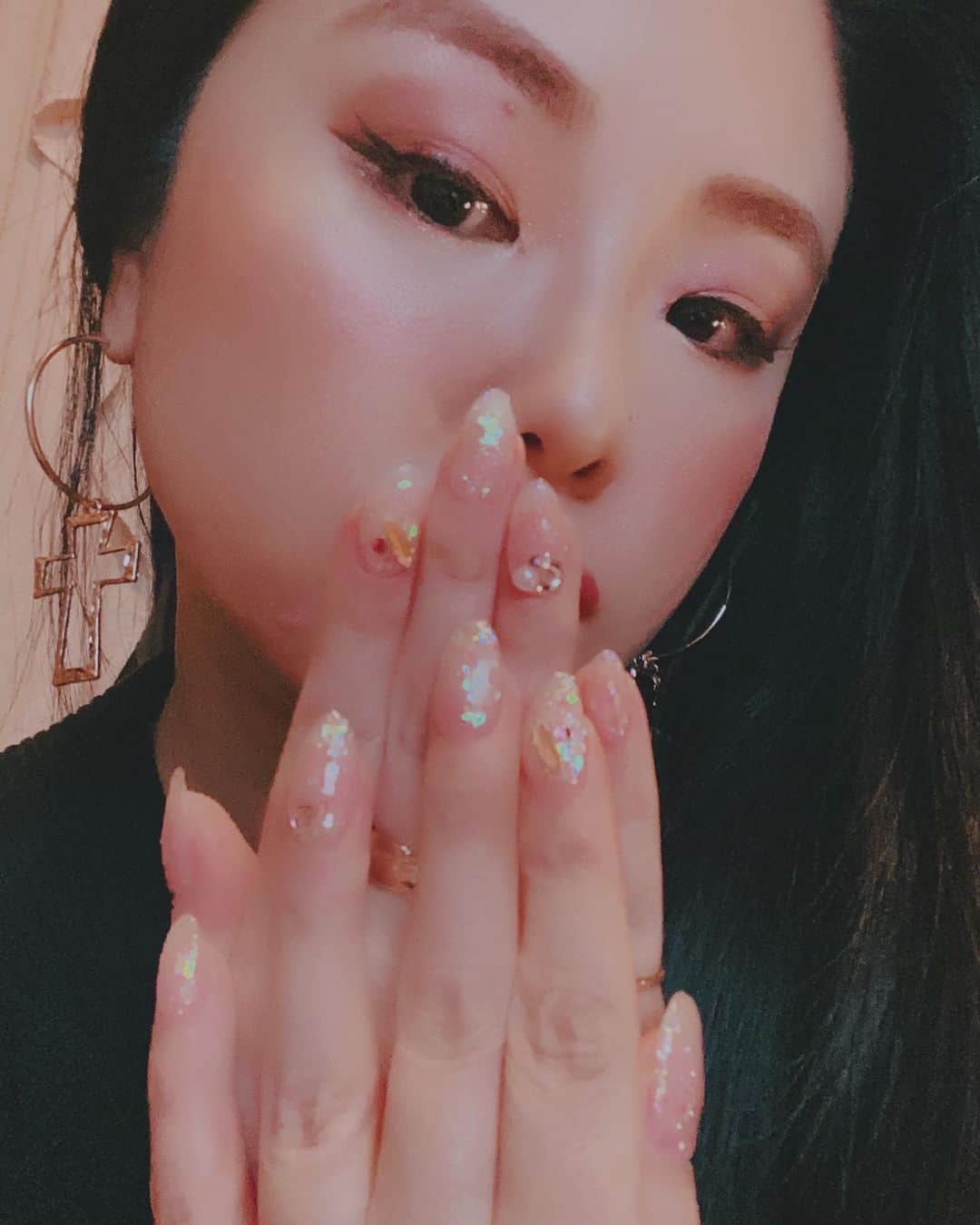 Maicovitaのインスタグラム：「暑いので クリアネイルに💅しました〜♥️ #nails」