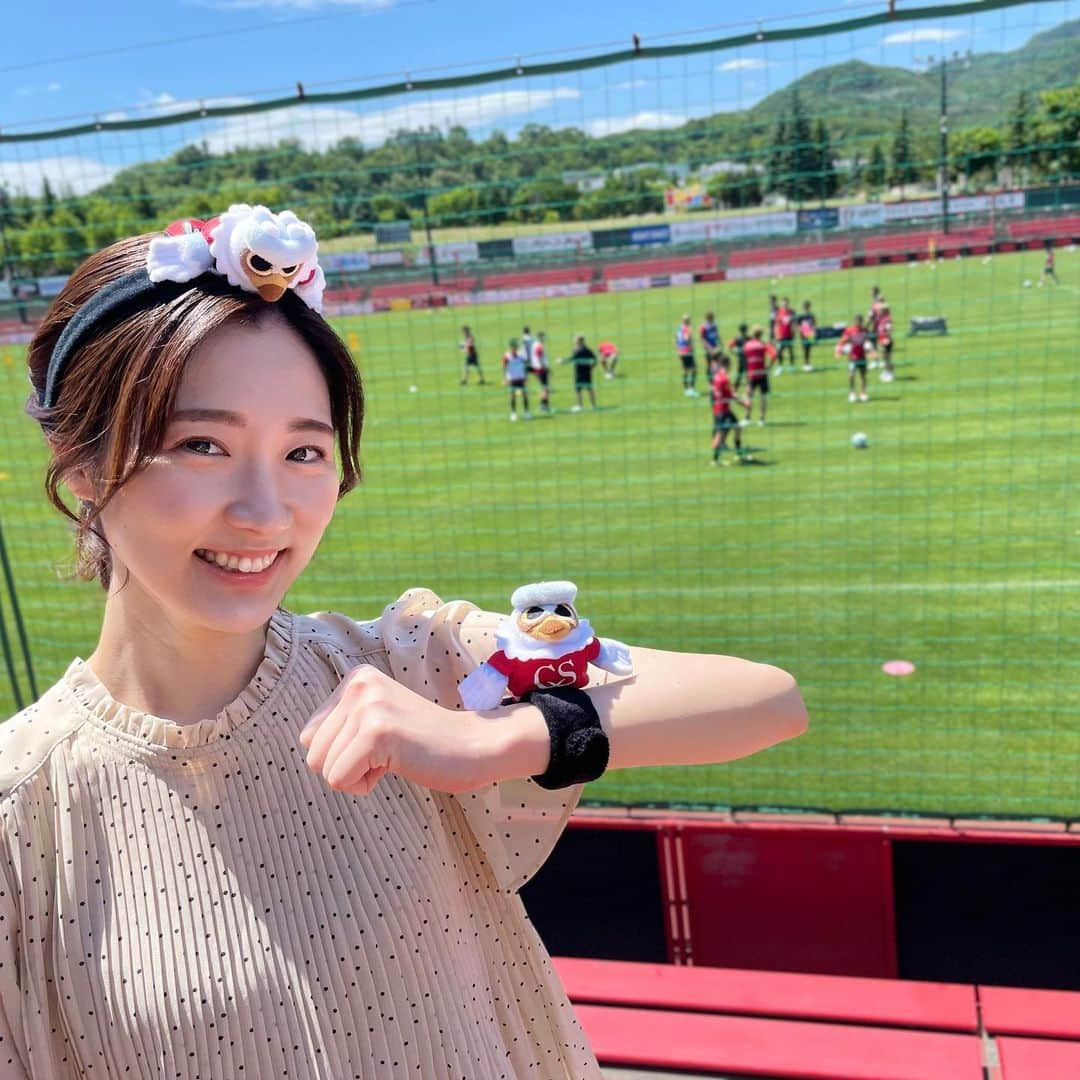 世永聖奈のインスタグラム：「⚽️ ⁡ ⁡ 24日は赤黒フェスタ！札幌ドームに集合！ ドーレくんカチューシャつけて行くぜぇ！ ⁡ 明日の今日ドキッ！ 荒野選手のインタビューをお届けします＾＾ ⁡ ⁡ #北海道コンサドーレ札幌 #コンサドーレ札幌 #consadole #consadolls #赤黒フェスタ #インタビュー #荒野拓馬 選手 #友情出演 #福森晃斗 選手 ⁡」