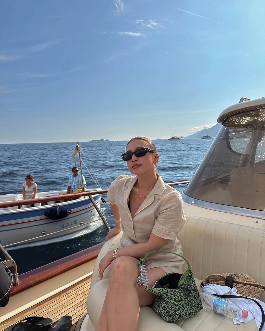 植野有砂さんのインスタグラム写真 - (植野有砂Instagram)「Boat day with @intimissimiofficial 🚤⚓️🩵ポジターノでボートツアー✨この景色がnetflixワンピースのティザーで出てきて興奮した🤣🩷私が行ったところだ！！って笑」6月20日 17時06分 - alisaueno