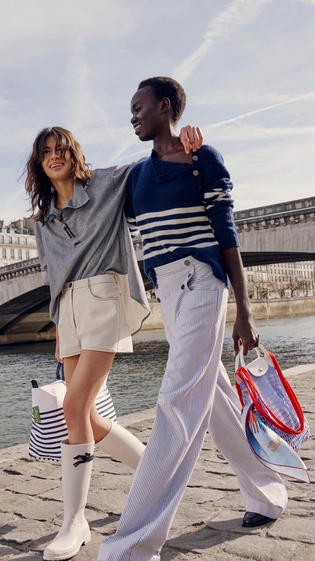 Longchampのインスタグラム：「Tell me you’re French without telling me you’re French.   Collection FW23 Bags: @longchamp Ready-to-wear: @longchamp   Videographer: @carboneproduction Stylist: @leameylan Hair stylist: @cyril.lanoir Make-Up artist: @manu_kopp Model: @majdajohnpeter @vivicazotti @annadolisi and @in35rchrdd   #Longchamp #LongchampFW23 #parisian #friends #paris #outfit #lifestyle #fabrics #streetstyle #aesthetic」